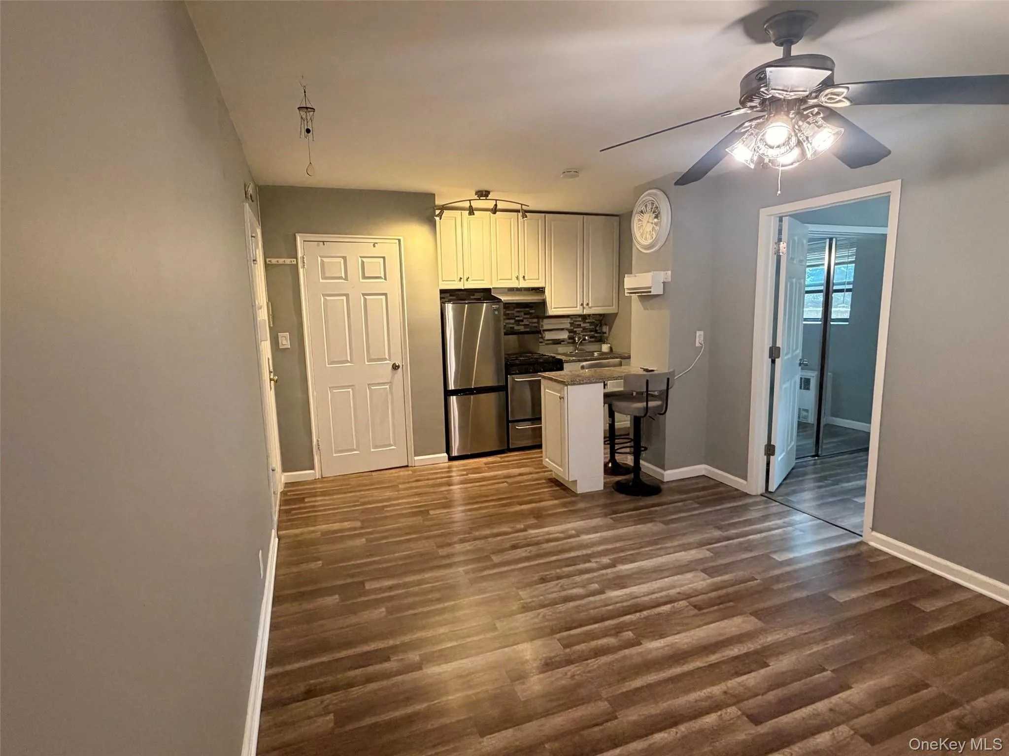 20 Shady Glen Court, New Rochelle, NY, 2 Rooms Rooms,1 BathroomBathrooms,Residential,For Rent,Shady Glen,0,1029684 20 Shady Glen Court, New Rochelle, NY, 2 Rooms Rooms,1 BathroomBathrooms,Residential,For Rent,Shady Glen,0,1029684