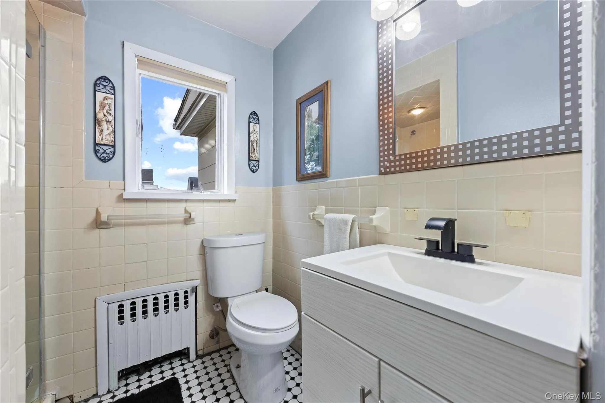 22 Devine Street, Hempstead, NY, 4 Bedrooms Bedrooms, 7 Rooms Rooms,2 BathroomsBathrooms,Residential,For Rent,Devine,0,1029687 22 Devine Street, Hempstead, NY, 4 Bedrooms Bedrooms, 7 Rooms Rooms,2 BathroomsBathrooms,Residential,For Rent,Devine,0,1029687