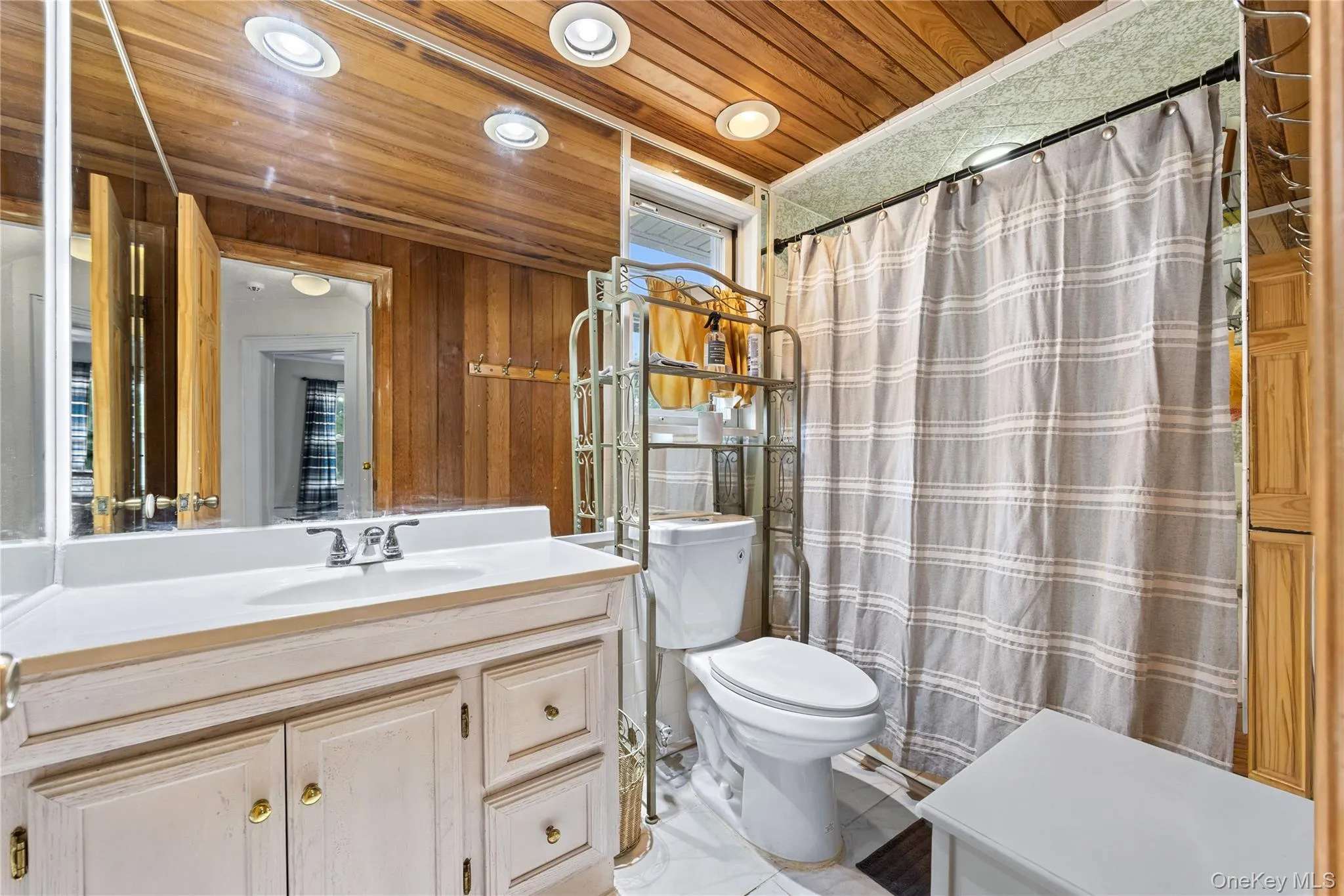 22 Devine Street, Hempstead, NY, 4 Bedrooms Bedrooms, 7 Rooms Rooms,2 BathroomsBathrooms,Residential,For Rent,Devine,0,1029687 22 Devine Street, Hempstead, NY, 4 Bedrooms Bedrooms, 7 Rooms Rooms,2 BathroomsBathrooms,Residential,For Rent,Devine,0,1029687