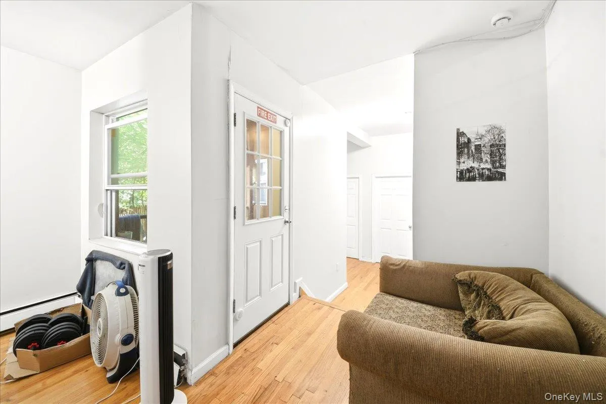 918 Summit Avenue, New York, NY, 6 Bedrooms Bedrooms, 12 Rooms Rooms,4 BathroomsBathrooms,Residential,For Rent,Summit,0,1029698 918 Summit Avenue, New York, NY, 6 Bedrooms Bedrooms, 12 Rooms Rooms,4 BathroomsBathrooms,Residential,For Rent,Summit,0,1029698