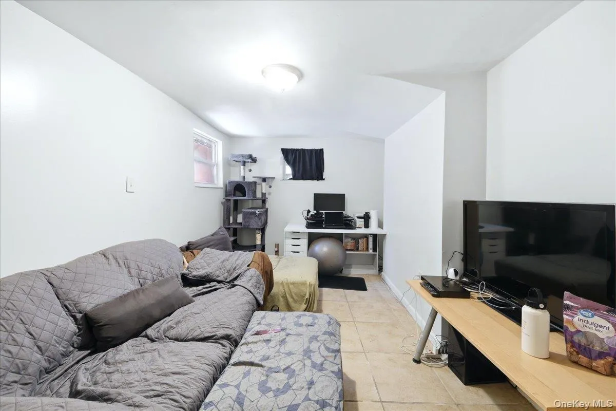 918 Summit Avenue, New York, NY, 6 Bedrooms Bedrooms, 12 Rooms Rooms,4 BathroomsBathrooms,Residential,For Rent,Summit,0,1029698 918 Summit Avenue, New York, NY, 6 Bedrooms Bedrooms, 12 Rooms Rooms,4 BathroomsBathrooms,Residential,For Rent,Summit,0,1029698