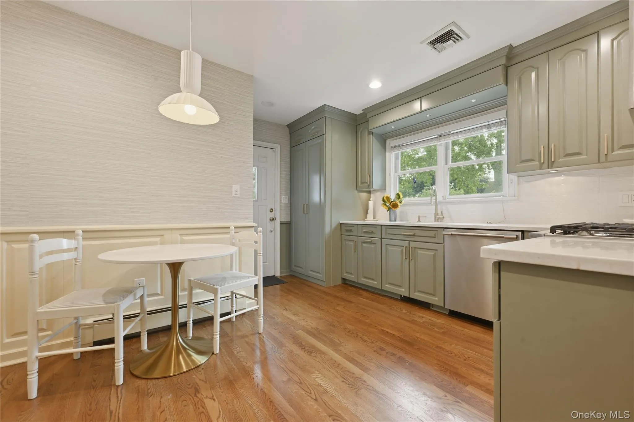 31 Yale Street, Hempstead, NY, 3 Bedrooms Bedrooms, 7 Rooms Rooms,2 BathroomsBathrooms,Residential,For Rent,Yale,0,1029703 31 Yale Street, Hempstead, NY, 3 Bedrooms Bedrooms, 7 Rooms Rooms,2 BathroomsBathrooms,Residential,For Rent,Yale,0,1029703