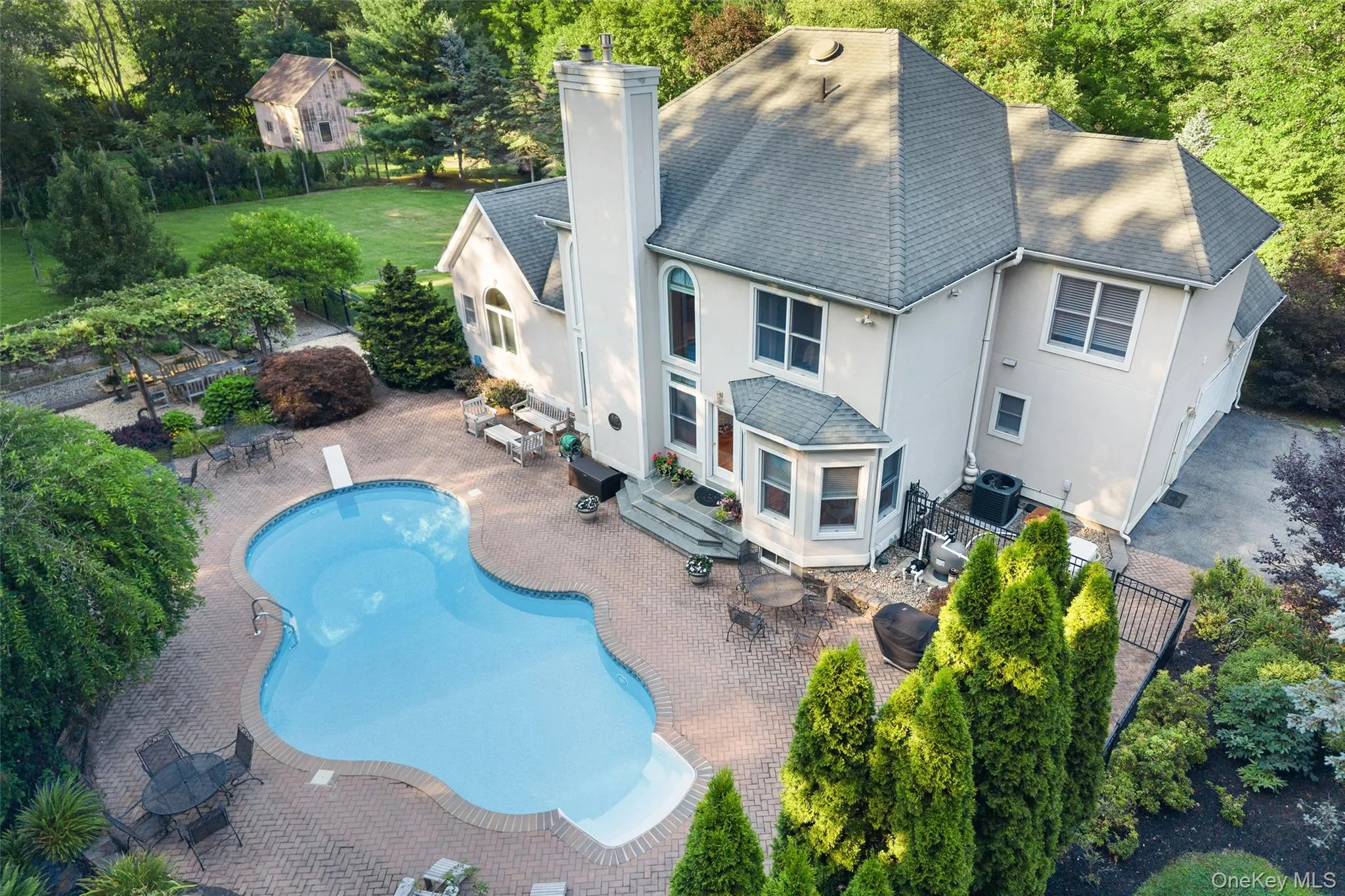 New lining in 20,000 gallon swimming pool and New pool filter system (pump, multiport valve, chlorinator) New lining in 20,000 gallon swimming pool and New pool filter system (pump, multiport valve, chlorinator)