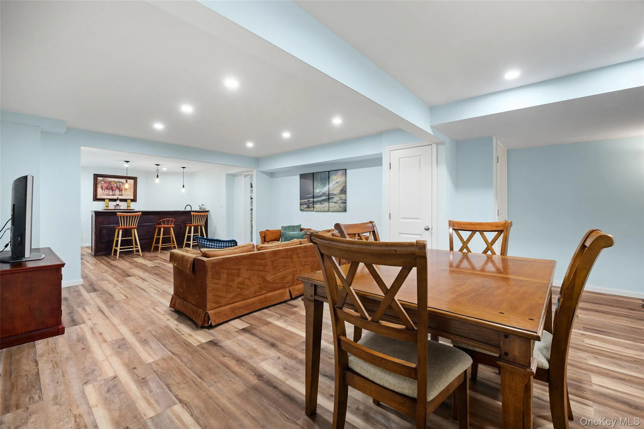 Newly finished basement with multiple rooms of entertainment space! Newly finished basement with multiple rooms of entertainment space!
