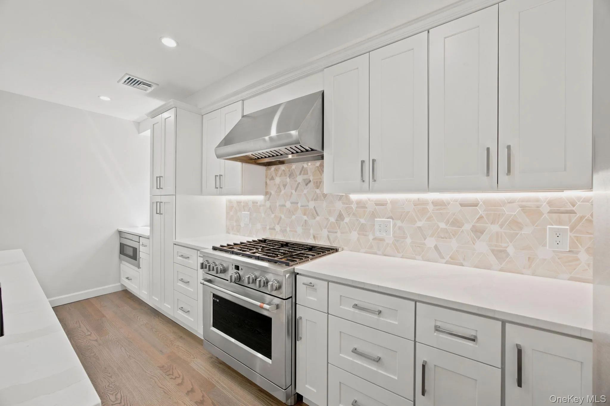 106 Nugent Street, North Hempstead, NY, 5 Bedrooms Bedrooms, 9 Rooms Rooms,4 BathroomsBathrooms,Residential,For Rent,Nugent,0,1029711 106 Nugent Street, North Hempstead, NY, 5 Bedrooms Bedrooms, 9 Rooms Rooms,4 BathroomsBathrooms,Residential,For Rent,Nugent,0,1029711