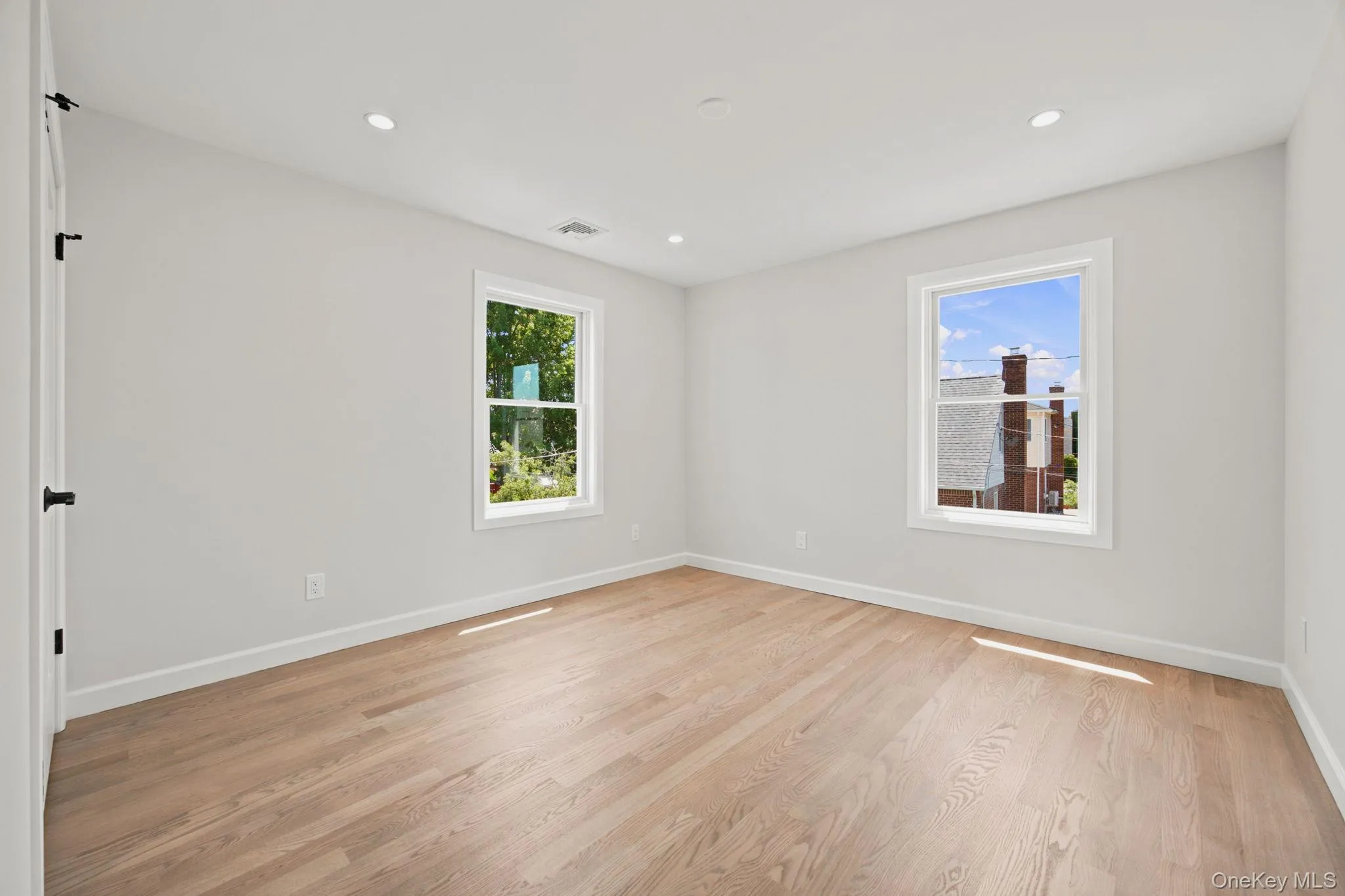 106 Nugent Street, North Hempstead, NY, 5 Bedrooms Bedrooms, 9 Rooms Rooms,4 BathroomsBathrooms,Residential,For Rent,Nugent,0,1029711 106 Nugent Street, North Hempstead, NY, 5 Bedrooms Bedrooms, 9 Rooms Rooms,4 BathroomsBathrooms,Residential,For Rent,Nugent,0,1029711