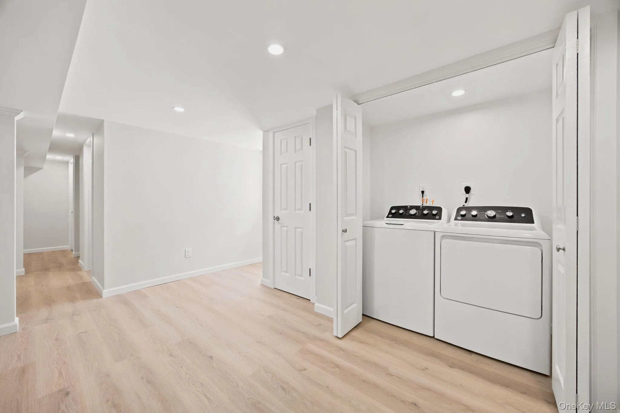 106 Nugent Street, North Hempstead, NY, 5 Bedrooms Bedrooms, 9 Rooms Rooms,4 BathroomsBathrooms,Residential,For Rent,Nugent,0,1029711 106 Nugent Street, North Hempstead, NY, 5 Bedrooms Bedrooms, 9 Rooms Rooms,4 BathroomsBathrooms,Residential,For Rent,Nugent,0,1029711