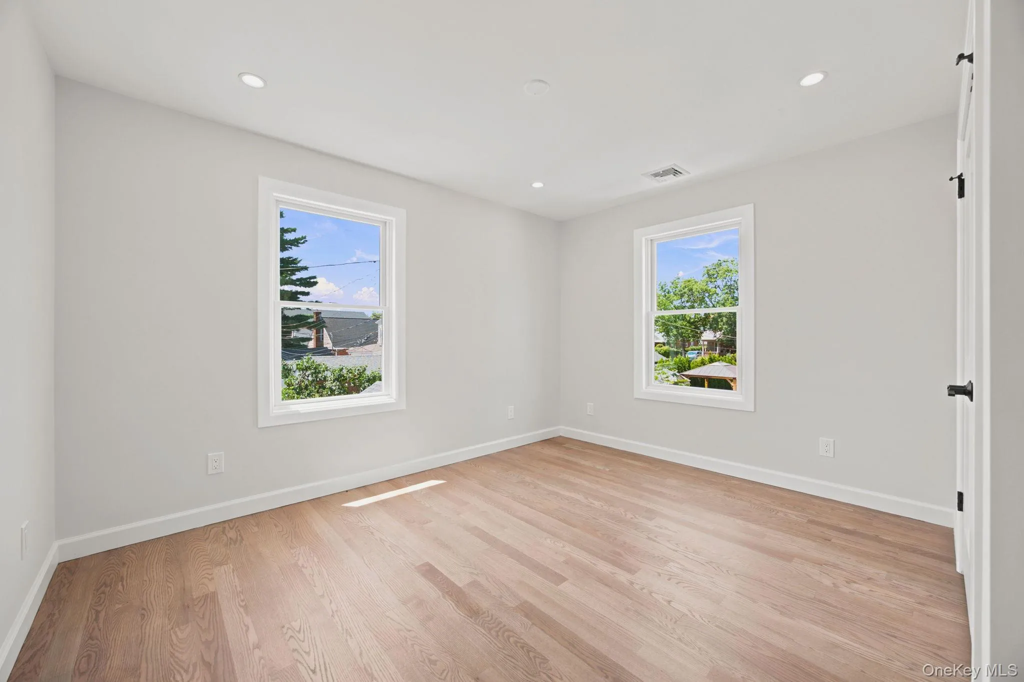 106 Nugent Street, North Hempstead, NY, 5 Bedrooms Bedrooms, 9 Rooms Rooms,4 BathroomsBathrooms,Residential,For Rent,Nugent,0,1029711 106 Nugent Street, North Hempstead, NY, 5 Bedrooms Bedrooms, 9 Rooms Rooms,4 BathroomsBathrooms,Residential,For Rent,Nugent,0,1029711