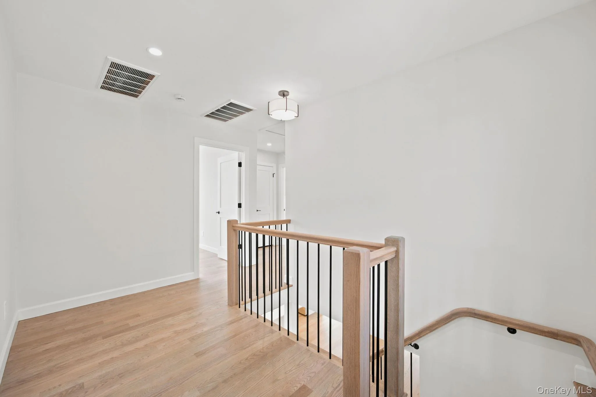 106 Nugent Street, North Hempstead, NY, 5 Bedrooms Bedrooms, 9 Rooms Rooms,4 BathroomsBathrooms,Residential,For Rent,Nugent,0,1029711 106 Nugent Street, North Hempstead, NY, 5 Bedrooms Bedrooms, 9 Rooms Rooms,4 BathroomsBathrooms,Residential,For Rent,Nugent,0,1029711