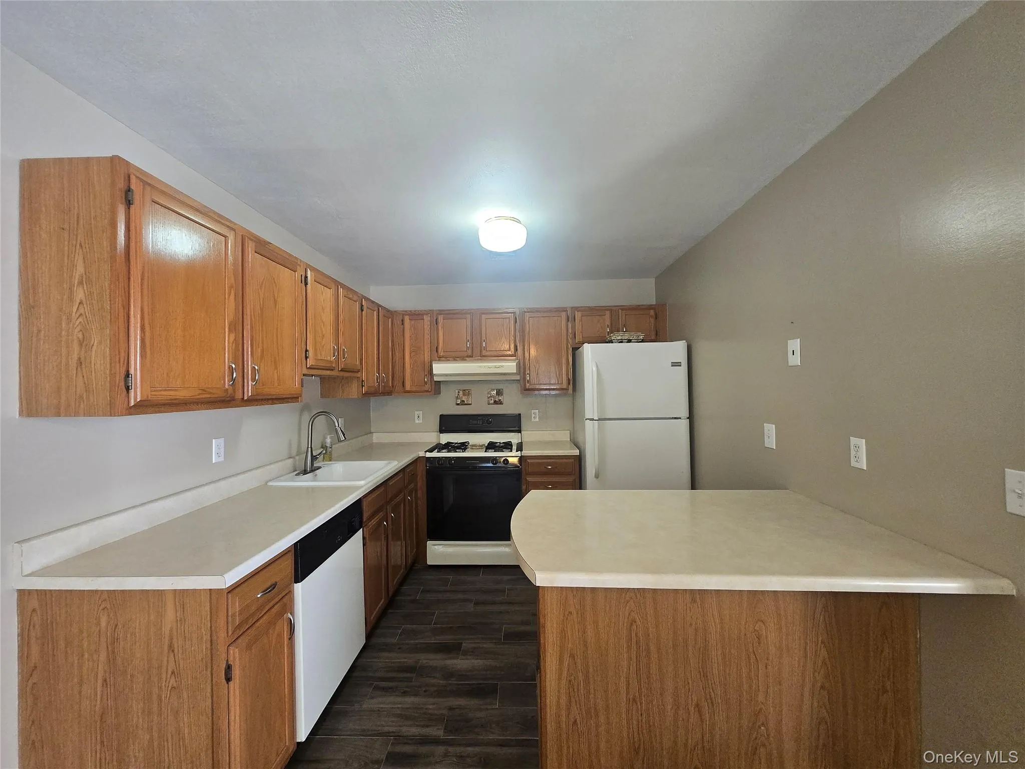 49 Jimal Drive, Middletown, NY, 2 Bedrooms Bedrooms, 4 Rooms Rooms,1 BathroomBathrooms,Residential,For Rent,Jimal,0,1029712 49 Jimal Drive, Middletown, NY, 2 Bedrooms Bedrooms, 4 Rooms Rooms,1 BathroomBathrooms,Residential,For Rent,Jimal,0,1029712