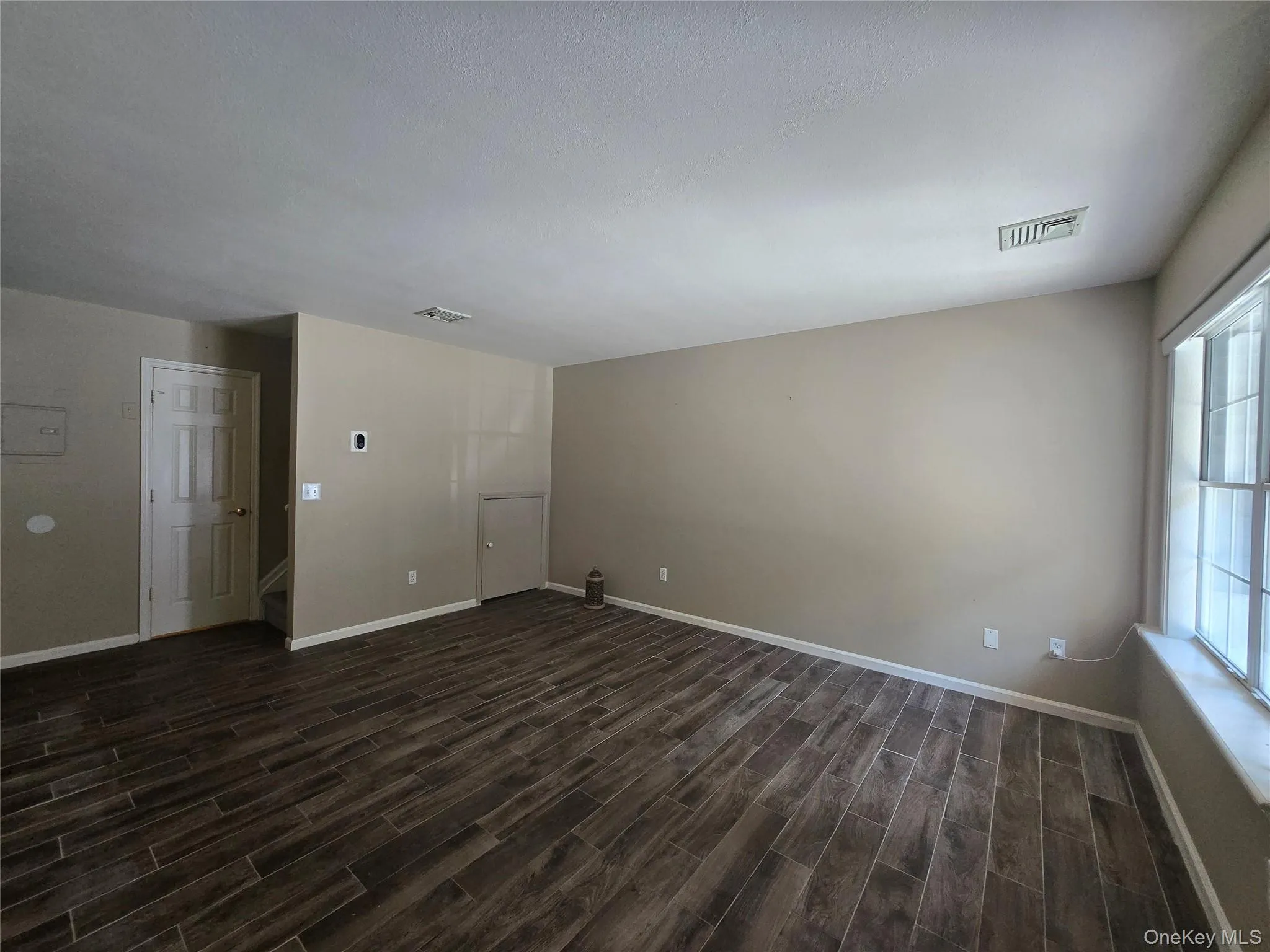49 Jimal Drive, Middletown, NY, 2 Bedrooms Bedrooms, 4 Rooms Rooms,1 BathroomBathrooms,Residential,For Rent,Jimal,0,1029712 49 Jimal Drive, Middletown, NY, 2 Bedrooms Bedrooms, 4 Rooms Rooms,1 BathroomBathrooms,Residential,For Rent,Jimal,0,1029712