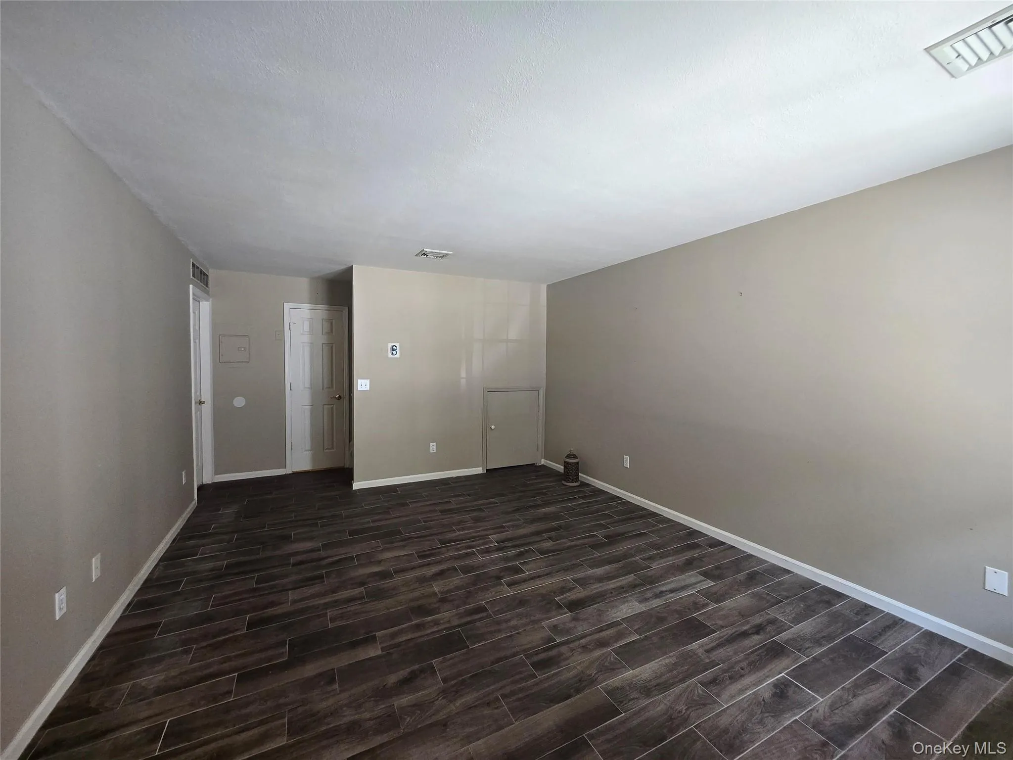 49 Jimal Drive, Middletown, NY, 2 Bedrooms Bedrooms, 4 Rooms Rooms,1 BathroomBathrooms,Residential,For Rent,Jimal,0,1029712 49 Jimal Drive, Middletown, NY, 2 Bedrooms Bedrooms, 4 Rooms Rooms,1 BathroomBathrooms,Residential,For Rent,Jimal,0,1029712