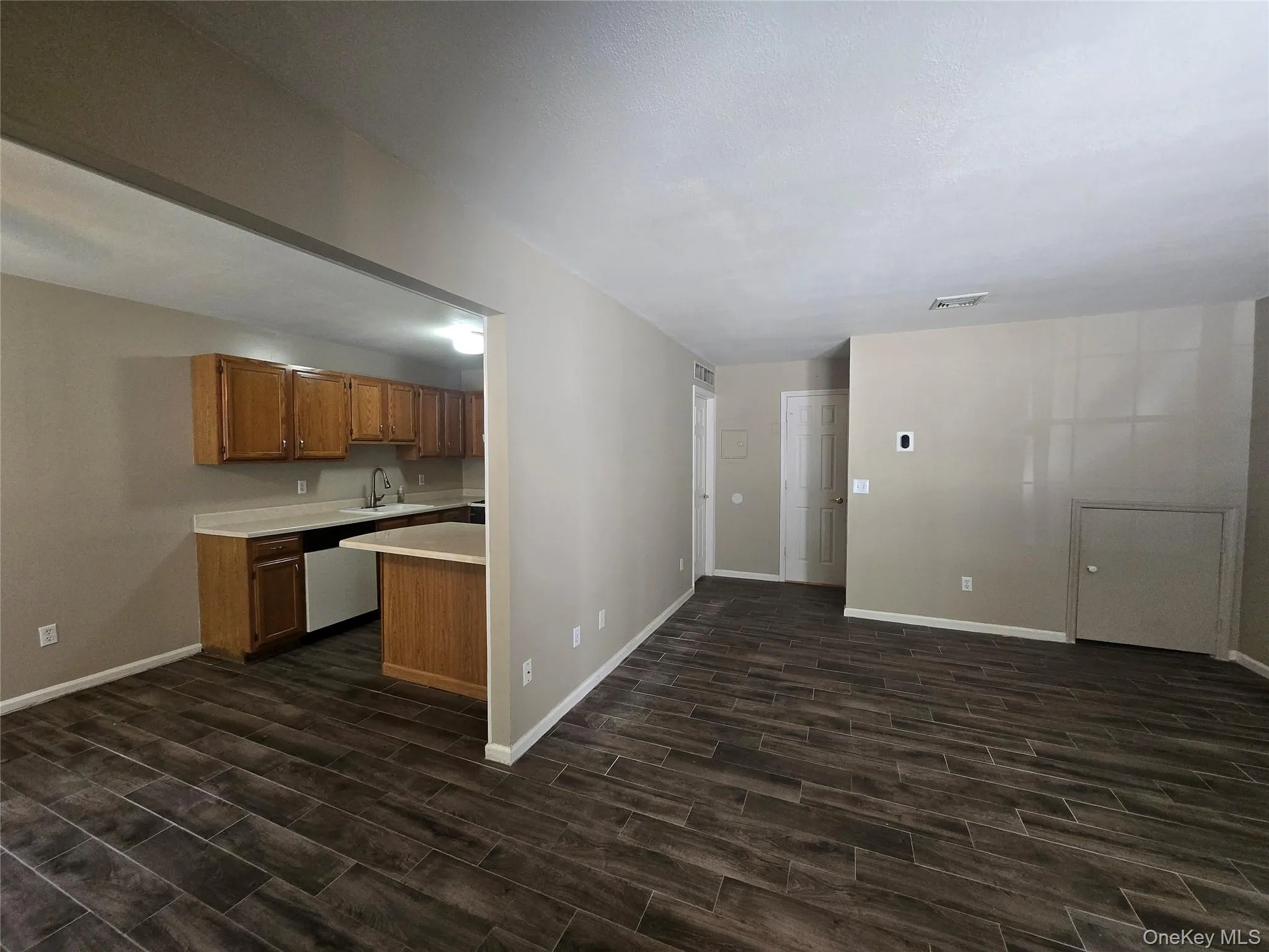 49 Jimal Drive, Middletown, NY, 2 Bedrooms Bedrooms, 4 Rooms Rooms,1 BathroomBathrooms,Residential,For Rent,Jimal,0,1029712 49 Jimal Drive, Middletown, NY, 2 Bedrooms Bedrooms, 4 Rooms Rooms,1 BathroomBathrooms,Residential,For Rent,Jimal,0,1029712