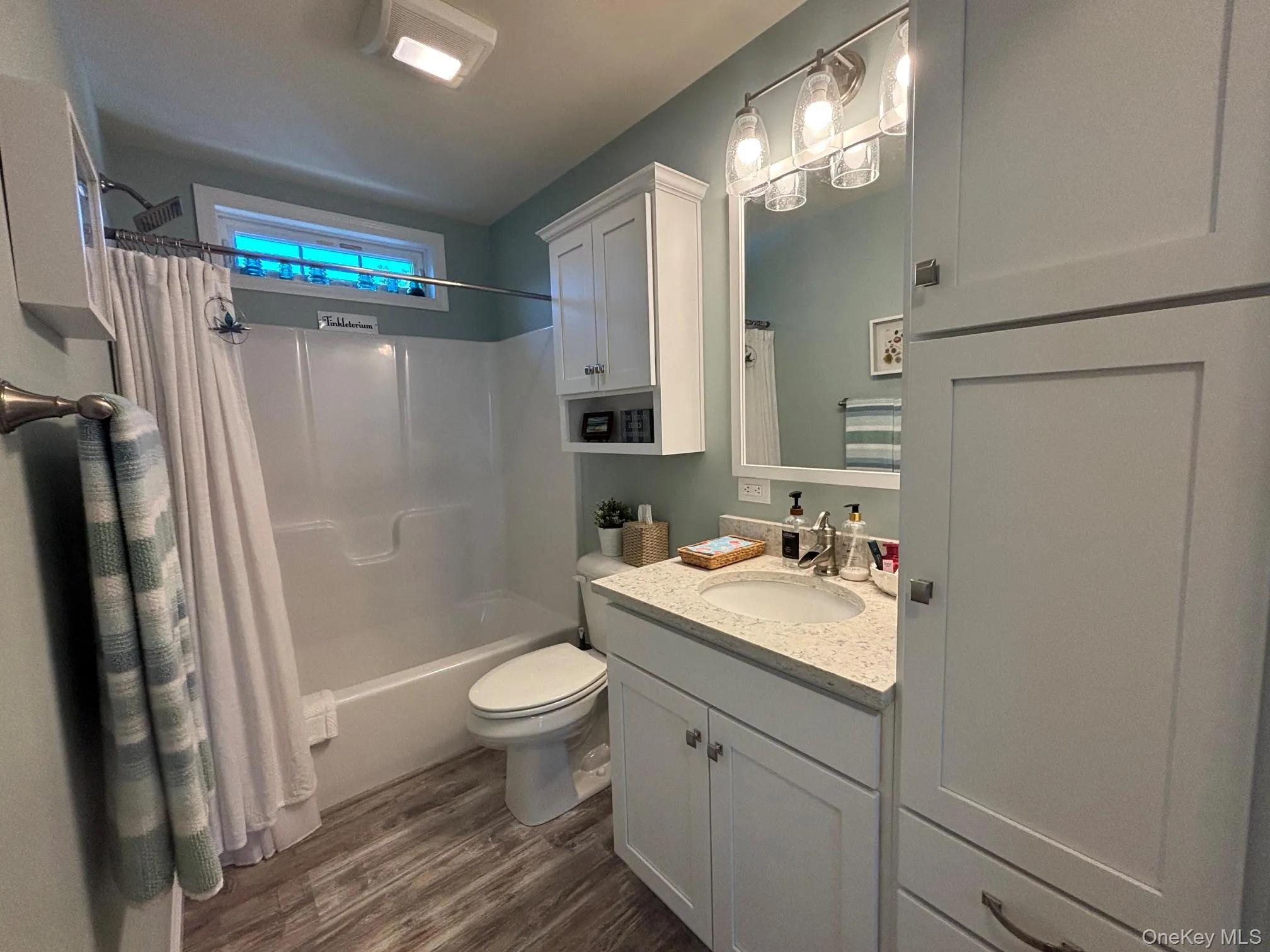 1661 Old Country Road, Riverhead, NY, 3 Bedrooms Bedrooms, 7 Rooms Rooms,2 BathroomsBathrooms,Residential,For Rent,Old Country,0,1029713 1661 Old Country Road, Riverhead, NY, 3 Bedrooms Bedrooms, 7 Rooms Rooms,2 BathroomsBathrooms,Residential,For Rent,Old Country,0,1029713