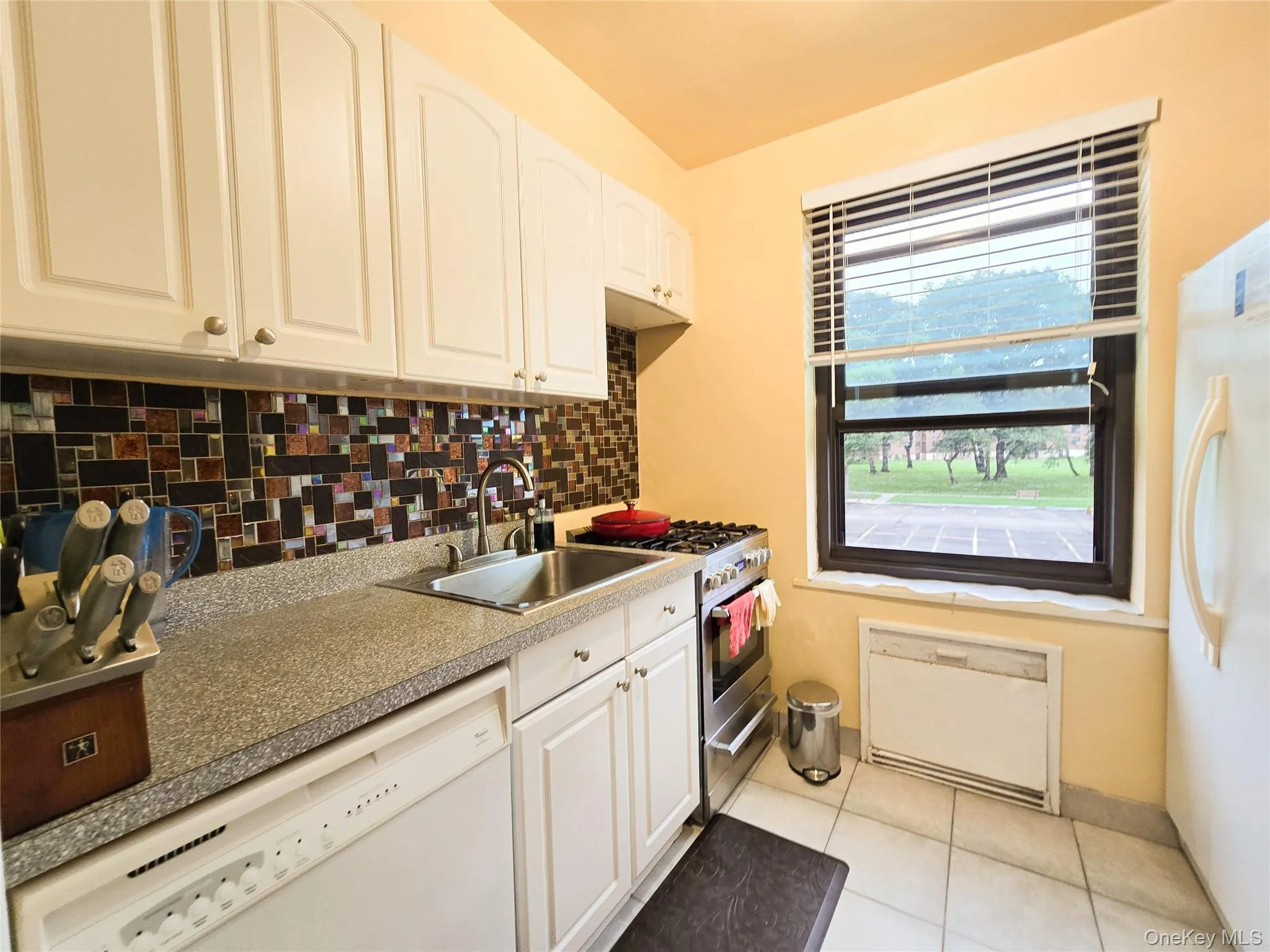 211-10 73rd Avenue, New York, NY, 1 Bedroom Bedrooms, 3 Rooms Rooms,1 BathroomBathrooms,Residential,For Rent,73rd,0,1029715 211-10 73rd Avenue, New York, NY, 1 Bedroom Bedrooms, 3 Rooms Rooms,1 BathroomBathrooms,Residential,For Rent,73rd,0,1029715