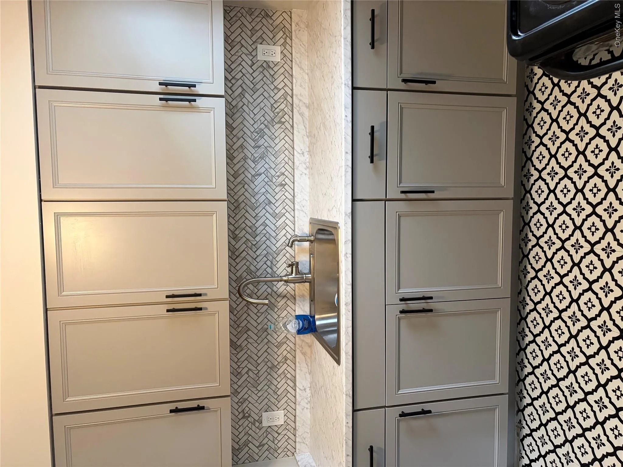 25 Long Street, Huntington, NY, 1 Bedroom Bedrooms, 3 Rooms Rooms,1 BathroomBathrooms,Residential Lease,For Rent,Long,0,1029718 25 Long Street, Huntington, NY, 1 Bedroom Bedrooms, 3 Rooms Rooms,1 BathroomBathrooms,Residential Lease,For Rent,Long,0,1029718