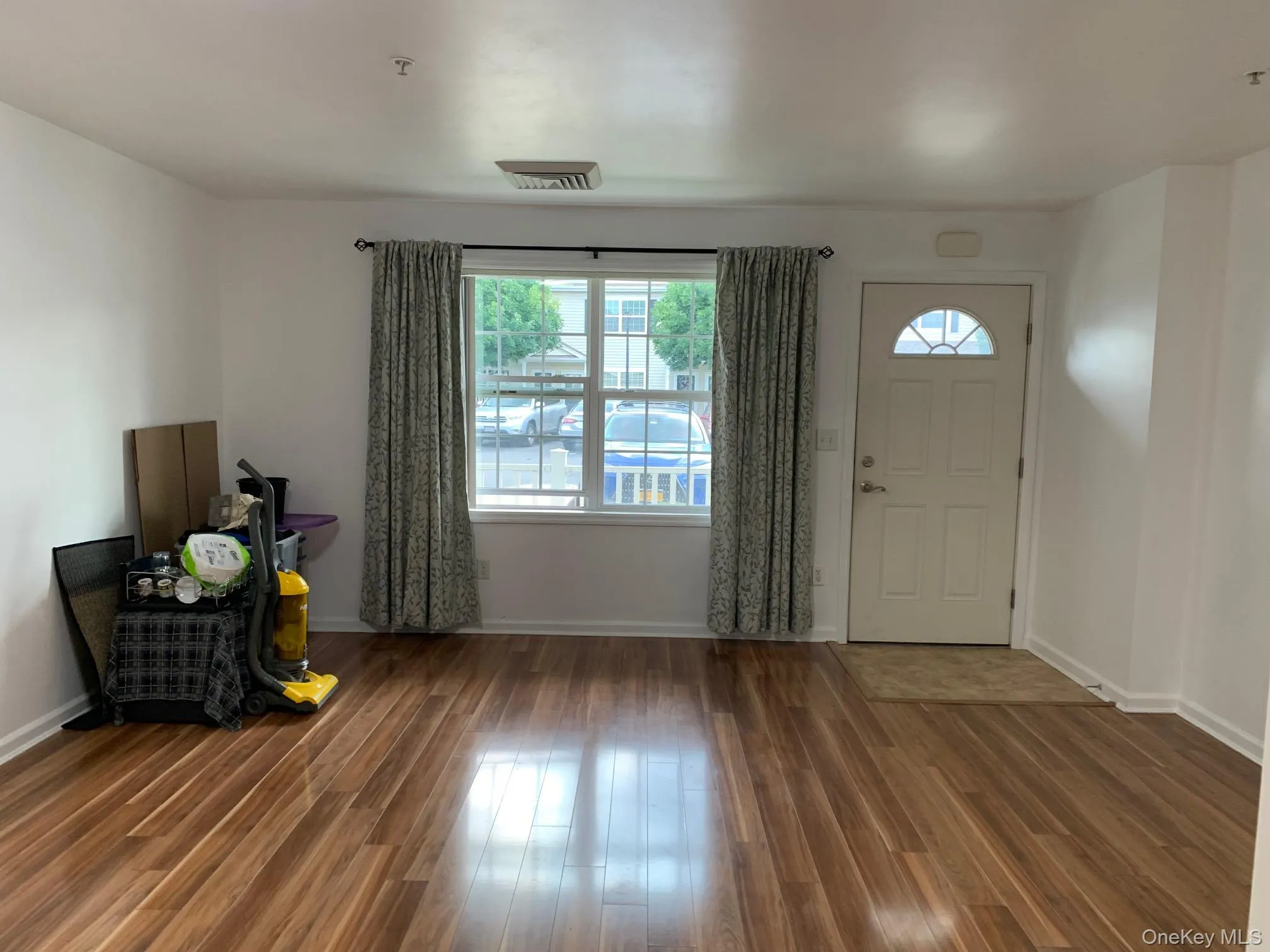 301 Willow Lane, Hempstead, NY, 2 Bedrooms Bedrooms, 5 Rooms Rooms,2 BathroomsBathrooms,Residential,For Rent,Willow,0,1029720 301 Willow Lane, Hempstead, NY, 2 Bedrooms Bedrooms, 5 Rooms Rooms,2 BathroomsBathrooms,Residential,For Rent,Willow,0,1029720