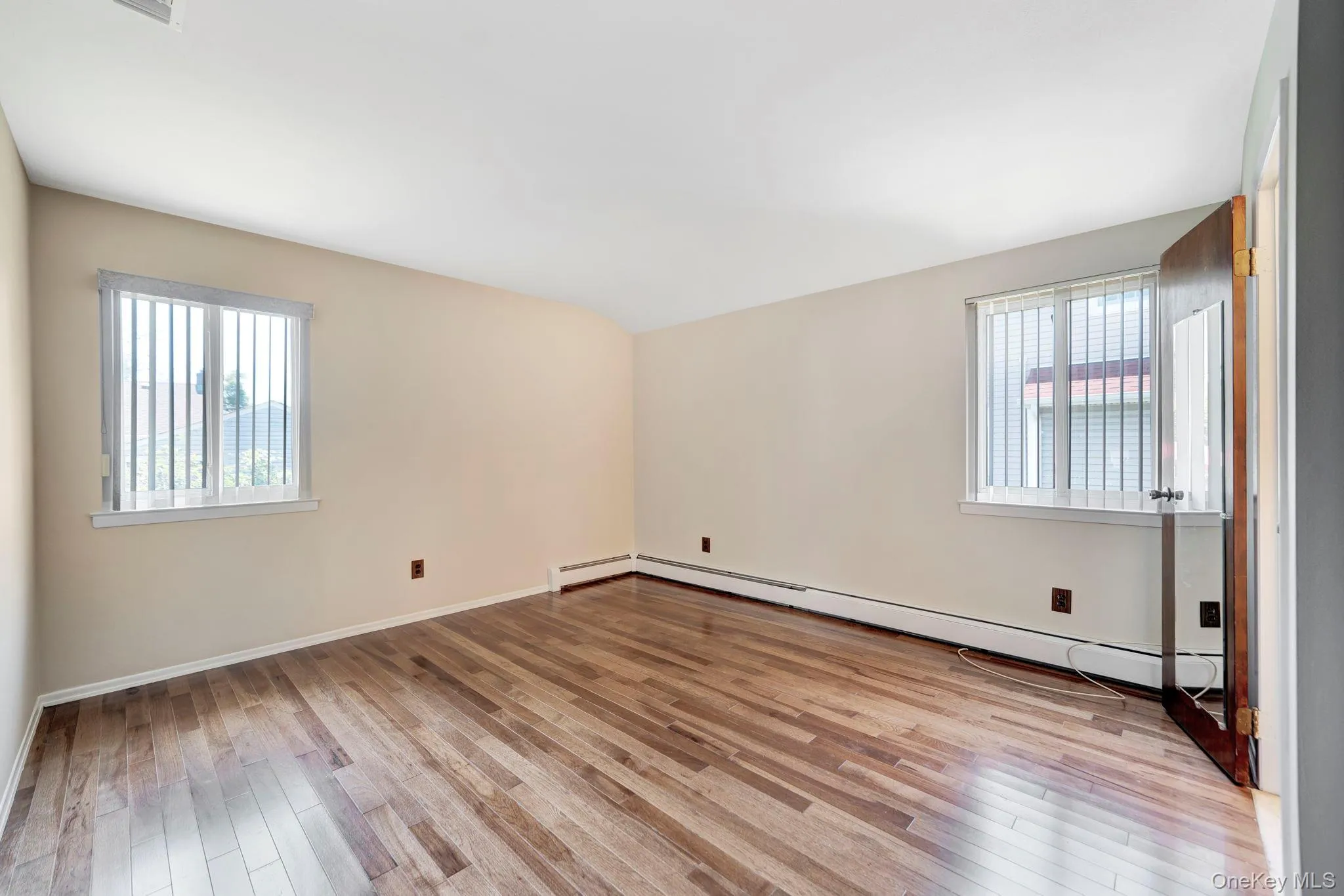 40 Lowell Street, Oyster Bay, NY, 3 Bedrooms Bedrooms, 6 Rooms Rooms,1 BathroomBathrooms,Residential Lease,For Rent,Lowell,0,1029723 40 Lowell Street, Oyster Bay, NY, 3 Bedrooms Bedrooms, 6 Rooms Rooms,1 BathroomBathrooms,Residential Lease,For Rent,Lowell,0,1029723