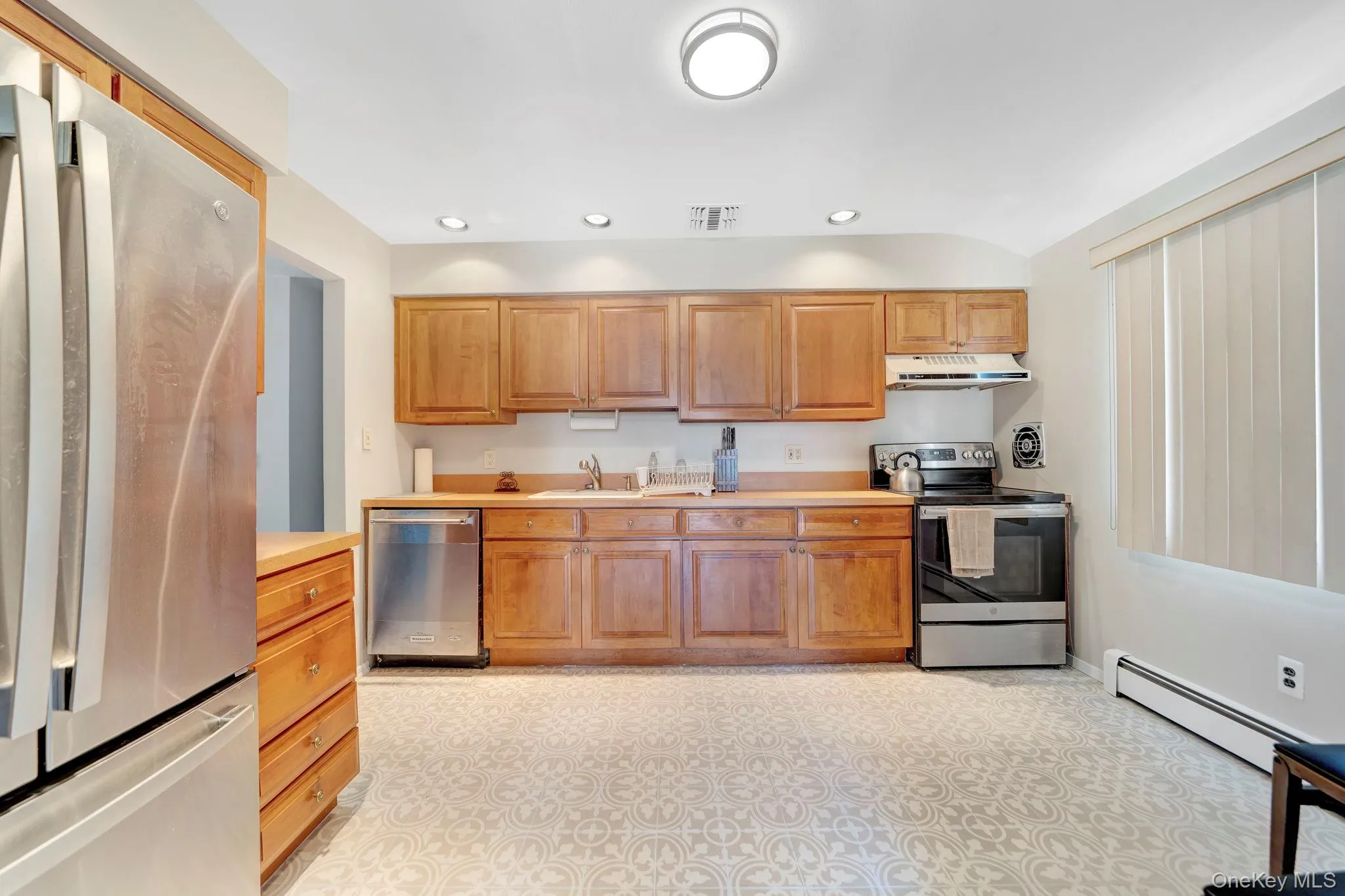40 Lowell Street, Oyster Bay, NY, 3 Bedrooms Bedrooms, 6 Rooms Rooms,1 BathroomBathrooms,Residential Lease,For Rent,Lowell,0,1029723 40 Lowell Street, Oyster Bay, NY, 3 Bedrooms Bedrooms, 6 Rooms Rooms,1 BathroomBathrooms,Residential Lease,For Rent,Lowell,0,1029723