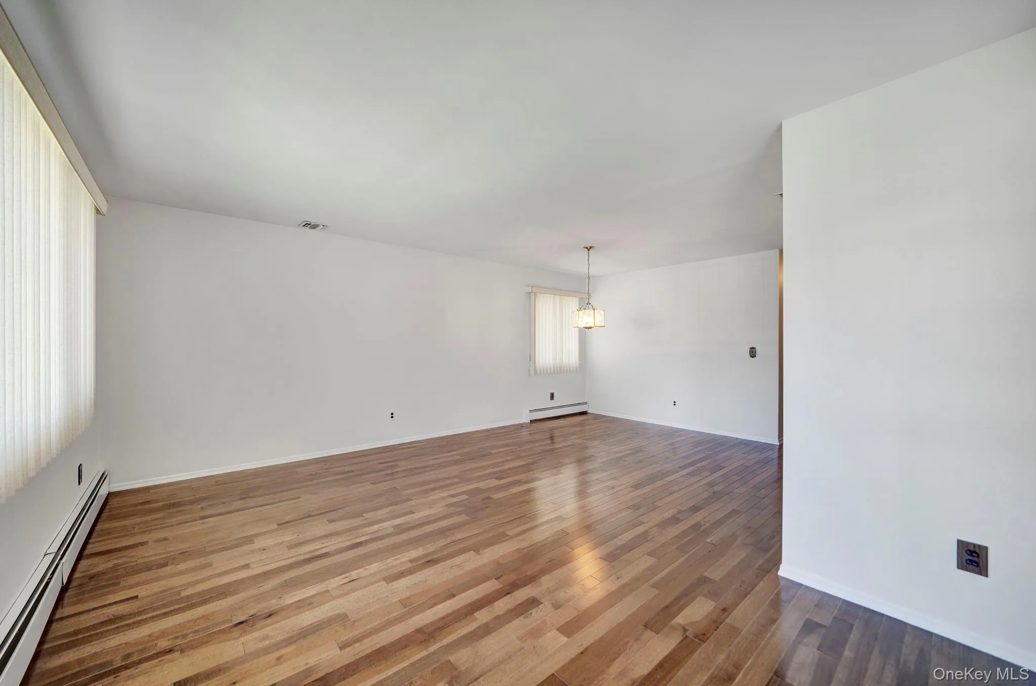 40 Lowell Street, Oyster Bay, NY, 3 Bedrooms Bedrooms, 6 Rooms Rooms,1 BathroomBathrooms,Residential Lease,For Rent,Lowell,0,1029723 40 Lowell Street, Oyster Bay, NY, 3 Bedrooms Bedrooms, 6 Rooms Rooms,1 BathroomBathrooms,Residential Lease,For Rent,Lowell,0,1029723