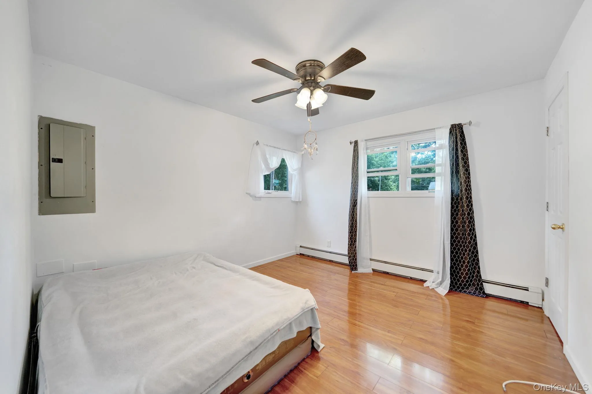 109 Pine Road, Brookhaven, NY, 3 Bedrooms Bedrooms, 6 Rooms Rooms,1 BathroomBathrooms,Residential,For Rent,Pine,0,1029735 109 Pine Road, Brookhaven, NY, 3 Bedrooms Bedrooms, 6 Rooms Rooms,1 BathroomBathrooms,Residential,For Rent,Pine,0,1029735