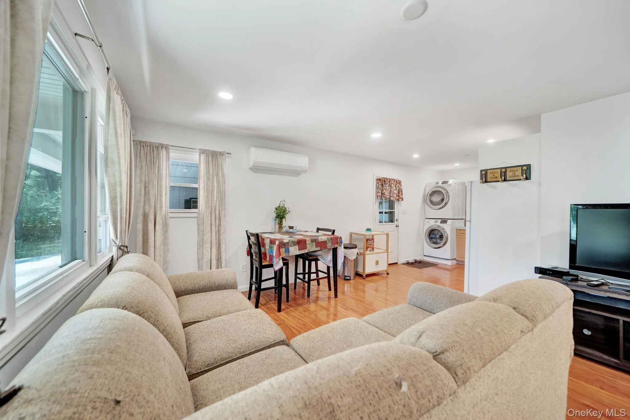 109 Pine Road, Brookhaven, NY, 3 Bedrooms Bedrooms, 6 Rooms Rooms,1 BathroomBathrooms,Residential,For Rent,Pine,0,1029735 109 Pine Road, Brookhaven, NY, 3 Bedrooms Bedrooms, 6 Rooms Rooms,1 BathroomBathrooms,Residential,For Rent,Pine,0,1029735
