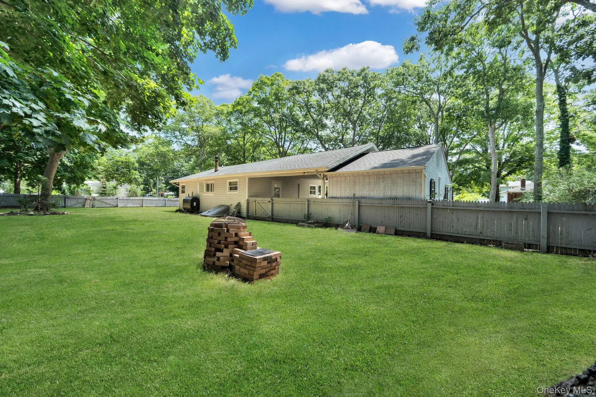 109 Pine Road, Brookhaven, NY, 3 Bedrooms Bedrooms, 6 Rooms Rooms,1 BathroomBathrooms,Residential,For Rent,Pine,0,1029735 109 Pine Road, Brookhaven, NY, 3 Bedrooms Bedrooms, 6 Rooms Rooms,1 BathroomBathrooms,Residential,For Rent,Pine,0,1029735