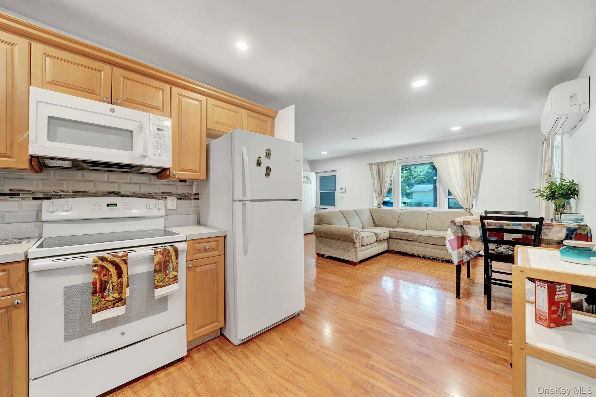 109 Pine Road, Brookhaven, NY, 3 Bedrooms Bedrooms, 6 Rooms Rooms,1 BathroomBathrooms,Residential,For Rent,Pine,0,1029735 109 Pine Road, Brookhaven, NY, 3 Bedrooms Bedrooms, 6 Rooms Rooms,1 BathroomBathrooms,Residential,For Rent,Pine,0,1029735