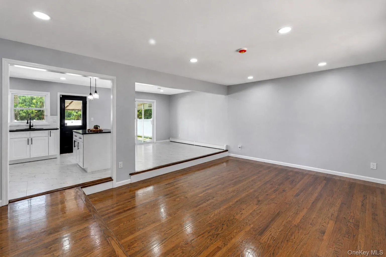 3 Park Avenue, Brookhaven, NY, 3 Bedrooms Bedrooms, 6 Rooms Rooms,3 BathroomsBathrooms,Residential,For Rent,Park,0,1029737 3 Park Avenue, Brookhaven, NY, 3 Bedrooms Bedrooms, 6 Rooms Rooms,3 BathroomsBathrooms,Residential,For Rent,Park,0,1029737