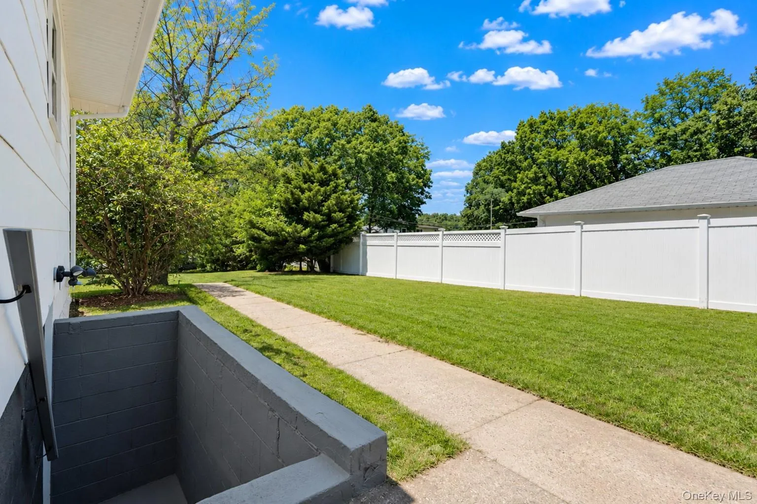 3 Park Avenue, Brookhaven, NY, 3 Bedrooms Bedrooms, 6 Rooms Rooms,3 BathroomsBathrooms,Residential,For Rent,Park,0,1029737 3 Park Avenue, Brookhaven, NY, 3 Bedrooms Bedrooms, 6 Rooms Rooms,3 BathroomsBathrooms,Residential,For Rent,Park,0,1029737