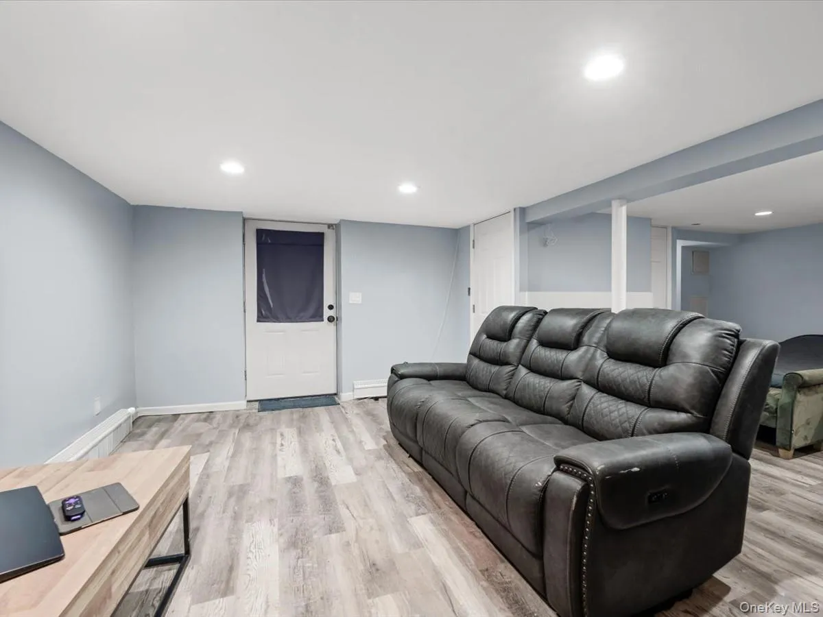 434 alleghany Avenue, Babylon, NY, 1 Bedroom Bedrooms, 1 Room Rooms,1 BathroomBathrooms,Residential Lease,For Rent,alleghany,0,1029744 434 alleghany Avenue, Babylon, NY, 1 Bedroom Bedrooms, 1 Room Rooms,1 BathroomBathrooms,Residential Lease,For Rent,alleghany,0,1029744