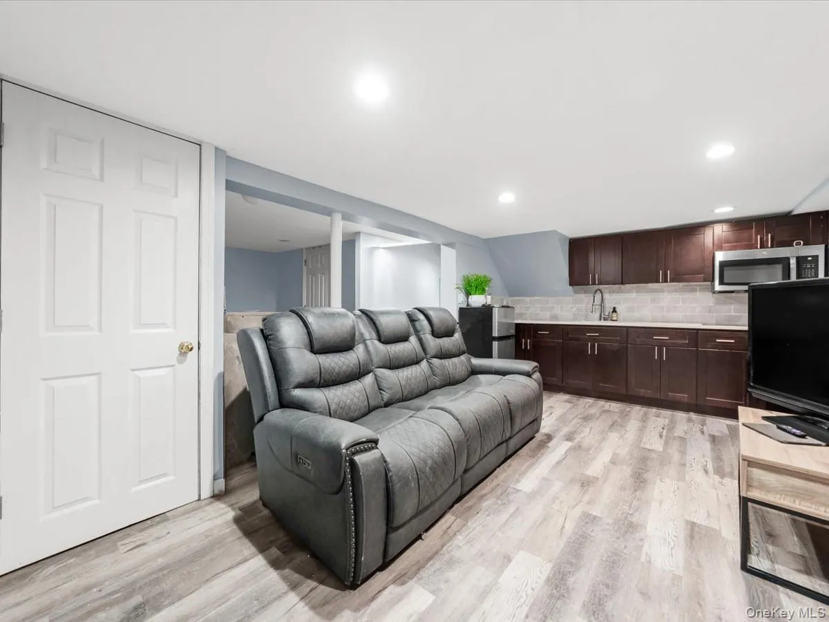 434 alleghany Avenue, Babylon, NY, 1 Bedroom Bedrooms, 1 Room Rooms,1 BathroomBathrooms,Residential Lease,For Rent,alleghany,0,1029744 434 alleghany Avenue, Babylon, NY, 1 Bedroom Bedrooms, 1 Room Rooms,1 BathroomBathrooms,Residential Lease,For Rent,alleghany,0,1029744