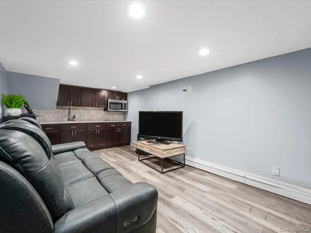 434 alleghany Avenue, Babylon, NY, 1 Bedroom Bedrooms, 1 Room Rooms,1 BathroomBathrooms,Residential Lease,For Rent,alleghany,0,1029744 434 alleghany Avenue, Babylon, NY, 1 Bedroom Bedrooms, 1 Room Rooms,1 BathroomBathrooms,Residential Lease,For Rent,alleghany,0,1029744