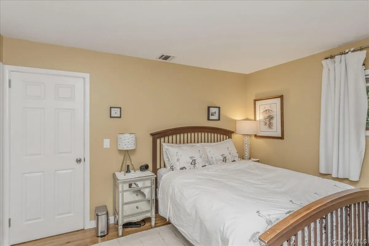 5 Wexford Street, Huntington, NY, 3 Bedrooms Bedrooms, 6 Rooms Rooms,1 BathroomBathrooms,Residential,For Rent,Wexford,0,1029748 5 Wexford Street, Huntington, NY, 3 Bedrooms Bedrooms, 6 Rooms Rooms,1 BathroomBathrooms,Residential,For Rent,Wexford,0,1029748