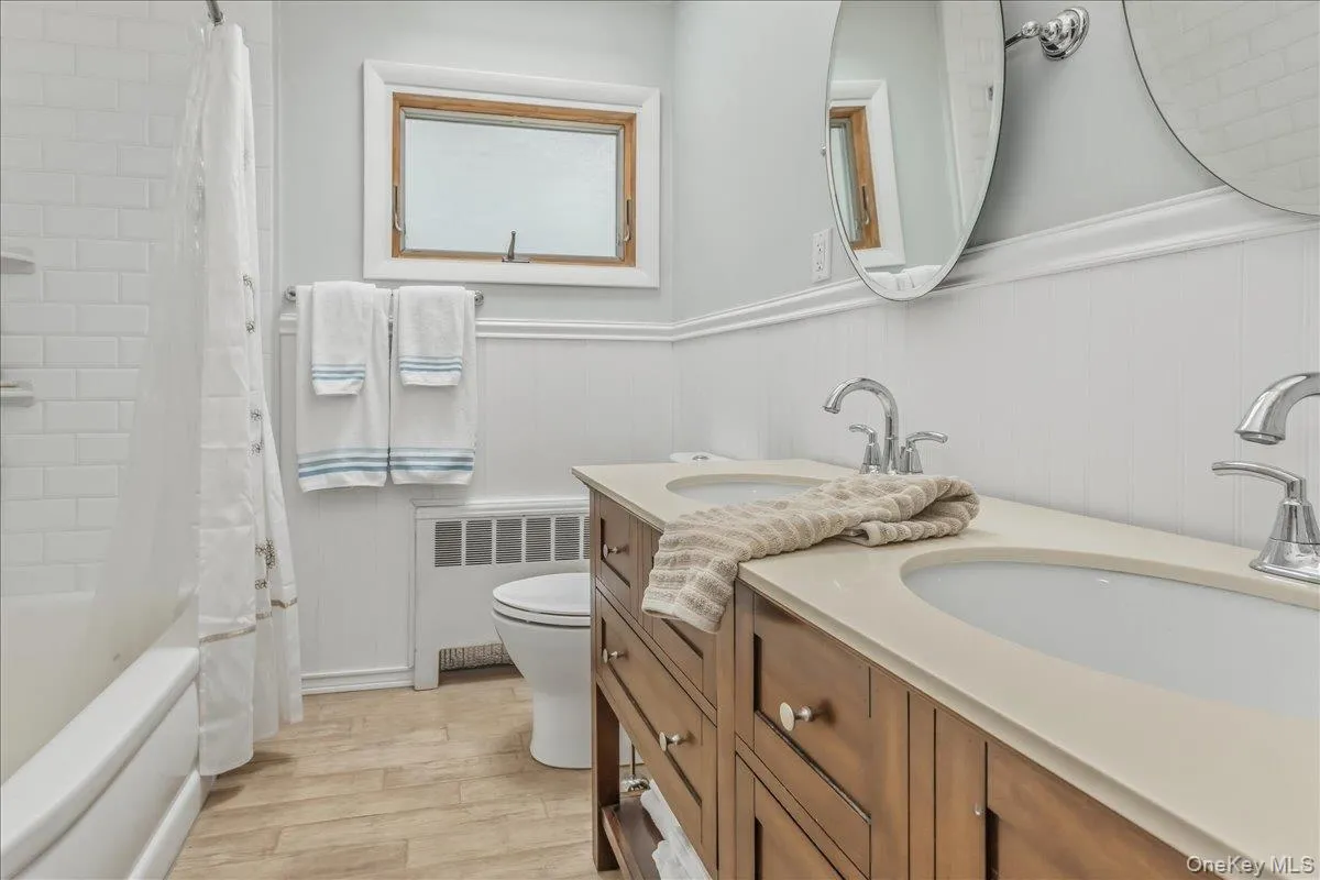 5 Wexford Street, Huntington, NY, 3 Bedrooms Bedrooms, 6 Rooms Rooms,1 BathroomBathrooms,Residential,For Rent,Wexford,0,1029748 5 Wexford Street, Huntington, NY, 3 Bedrooms Bedrooms, 6 Rooms Rooms,1 BathroomBathrooms,Residential,For Rent,Wexford,0,1029748