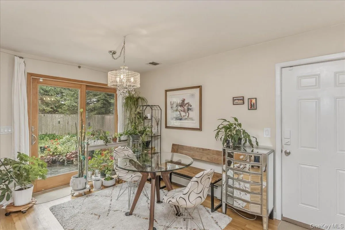 5 Wexford Street, Huntington, NY, 3 Bedrooms Bedrooms, 6 Rooms Rooms,1 BathroomBathrooms,Residential,For Rent,Wexford,0,1029748 5 Wexford Street, Huntington, NY, 3 Bedrooms Bedrooms, 6 Rooms Rooms,1 BathroomBathrooms,Residential,For Rent,Wexford,0,1029748