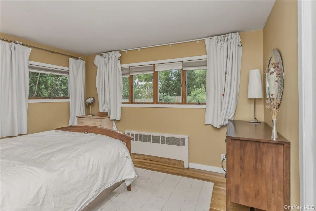 5 Wexford Street, Huntington, NY, 3 Bedrooms Bedrooms, 6 Rooms Rooms,1 BathroomBathrooms,Residential,For Rent,Wexford,0,1029748 5 Wexford Street, Huntington, NY, 3 Bedrooms Bedrooms, 6 Rooms Rooms,1 BathroomBathrooms,Residential,For Rent,Wexford,0,1029748