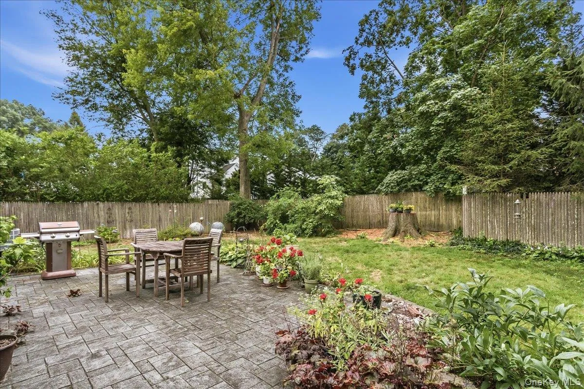 5 Wexford Street, Huntington, NY, 3 Bedrooms Bedrooms, 6 Rooms Rooms,1 BathroomBathrooms,Residential,For Rent,Wexford,0,1029748 5 Wexford Street, Huntington, NY, 3 Bedrooms Bedrooms, 6 Rooms Rooms,1 BathroomBathrooms,Residential,For Rent,Wexford,0,1029748