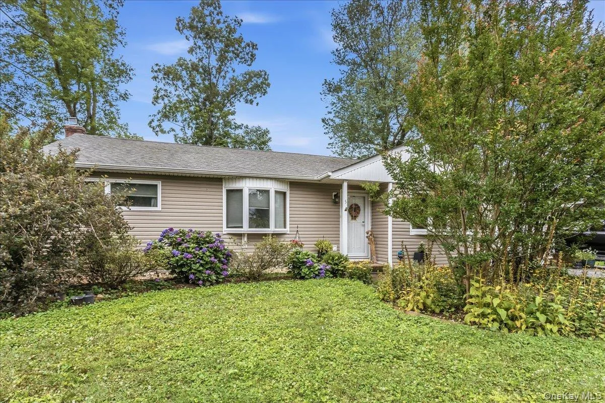 5 Wexford Street, Huntington, NY, 3 Bedrooms Bedrooms, 6 Rooms Rooms,1 BathroomBathrooms,Residential,For Rent,Wexford,0,1029748 5 Wexford Street, Huntington, NY, 3 Bedrooms Bedrooms, 6 Rooms Rooms,1 BathroomBathrooms,Residential,For Rent,Wexford,0,1029748