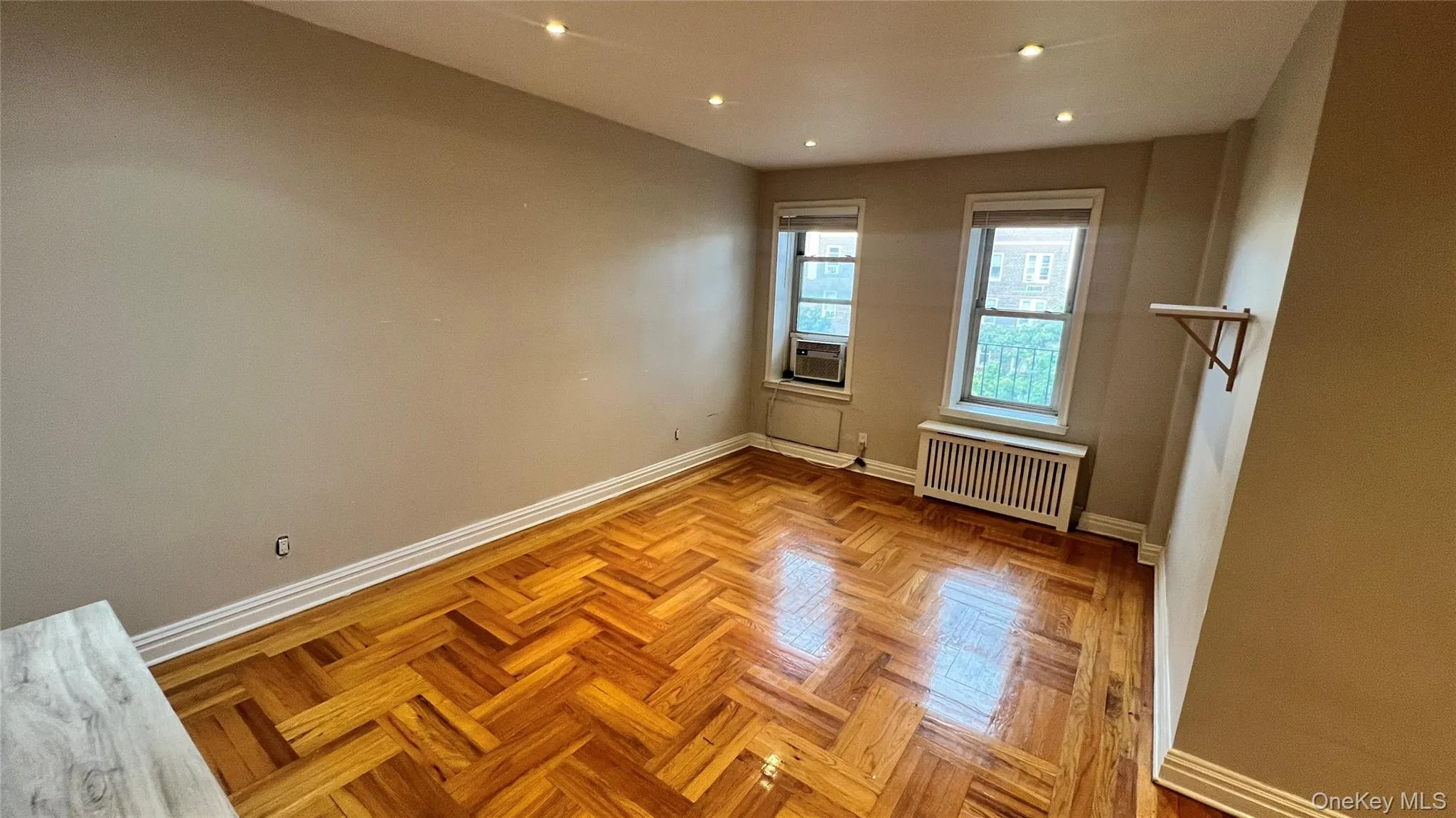 48-18 43rd Street, New York, NY, 1 Bedroom Bedrooms, 2 Rooms Rooms,1 BathroomBathrooms,Residential Lease,For Rent,43rd,0,1029753 48-18 43rd Street, New York, NY, 1 Bedroom Bedrooms, 2 Rooms Rooms,1 BathroomBathrooms,Residential Lease,For Rent,43rd,0,1029753