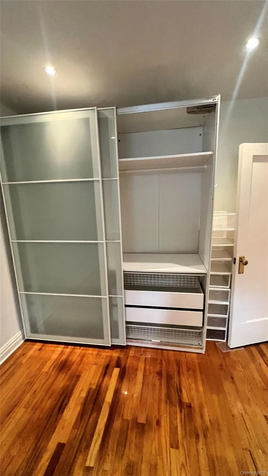 48-18 43rd Street, New York, NY, 1 Bedroom Bedrooms, 2 Rooms Rooms,1 BathroomBathrooms,Residential Lease,For Rent,43rd,0,1029753 48-18 43rd Street, New York, NY, 1 Bedroom Bedrooms, 2 Rooms Rooms,1 BathroomBathrooms,Residential Lease,For Rent,43rd,0,1029753