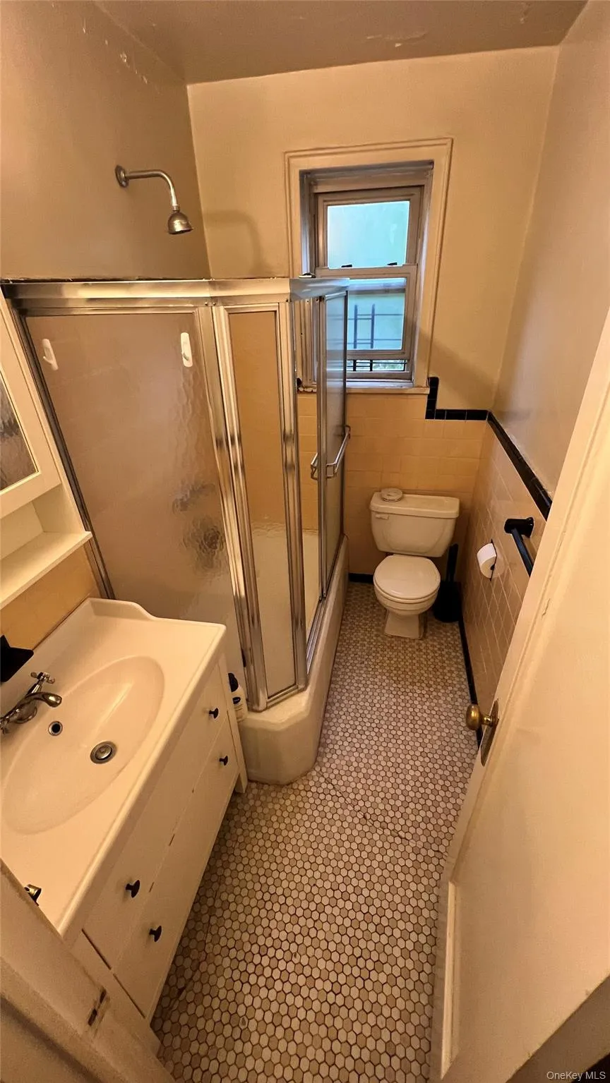 48-18 43rd Street, New York, NY, 1 Bedroom Bedrooms, 2 Rooms Rooms,1 BathroomBathrooms,Residential Lease,For Rent,43rd,0,1029753 48-18 43rd Street, New York, NY, 1 Bedroom Bedrooms, 2 Rooms Rooms,1 BathroomBathrooms,Residential Lease,For Rent,43rd,0,1029753