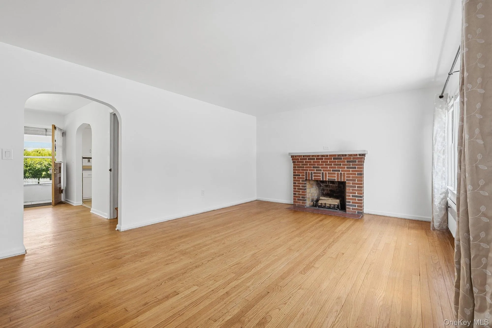 52 Fountain Place, Poughkeepsie, NY, 3 Bedrooms Bedrooms, 6 Rooms Rooms,1 BathroomBathrooms,Residential Lease,For Rent,Fountain,0,1029757 52 Fountain Place, Poughkeepsie, NY, 3 Bedrooms Bedrooms, 6 Rooms Rooms,1 BathroomBathrooms,Residential Lease,For Rent,Fountain,0,1029757