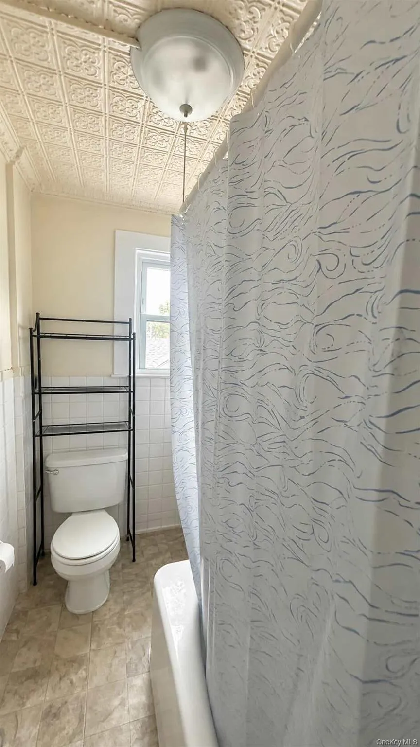 275 Bayville Avenue, Oyster Bay, NY, 3 Bedrooms Bedrooms, 6 Rooms Rooms,1 BathroomBathrooms,Residential Lease,For Rent,Bayville,0,1029768 275 Bayville Avenue, Oyster Bay, NY, 3 Bedrooms Bedrooms, 6 Rooms Rooms,1 BathroomBathrooms,Residential Lease,For Rent,Bayville,0,1029768