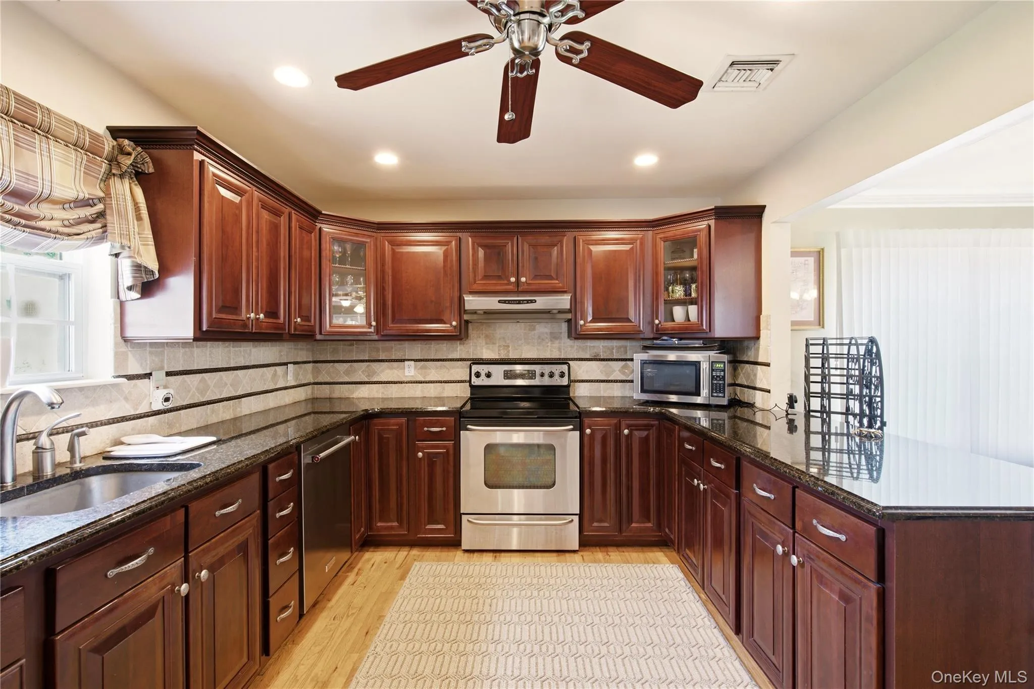 8 Crossman Road, Huntington, NY, 3 Bedrooms Bedrooms, 7 Rooms Rooms,3 BathroomsBathrooms,Residential,For Rent,Crossman,0,1029769 8 Crossman Road, Huntington, NY, 3 Bedrooms Bedrooms, 7 Rooms Rooms,3 BathroomsBathrooms,Residential,For Rent,Crossman,0,1029769