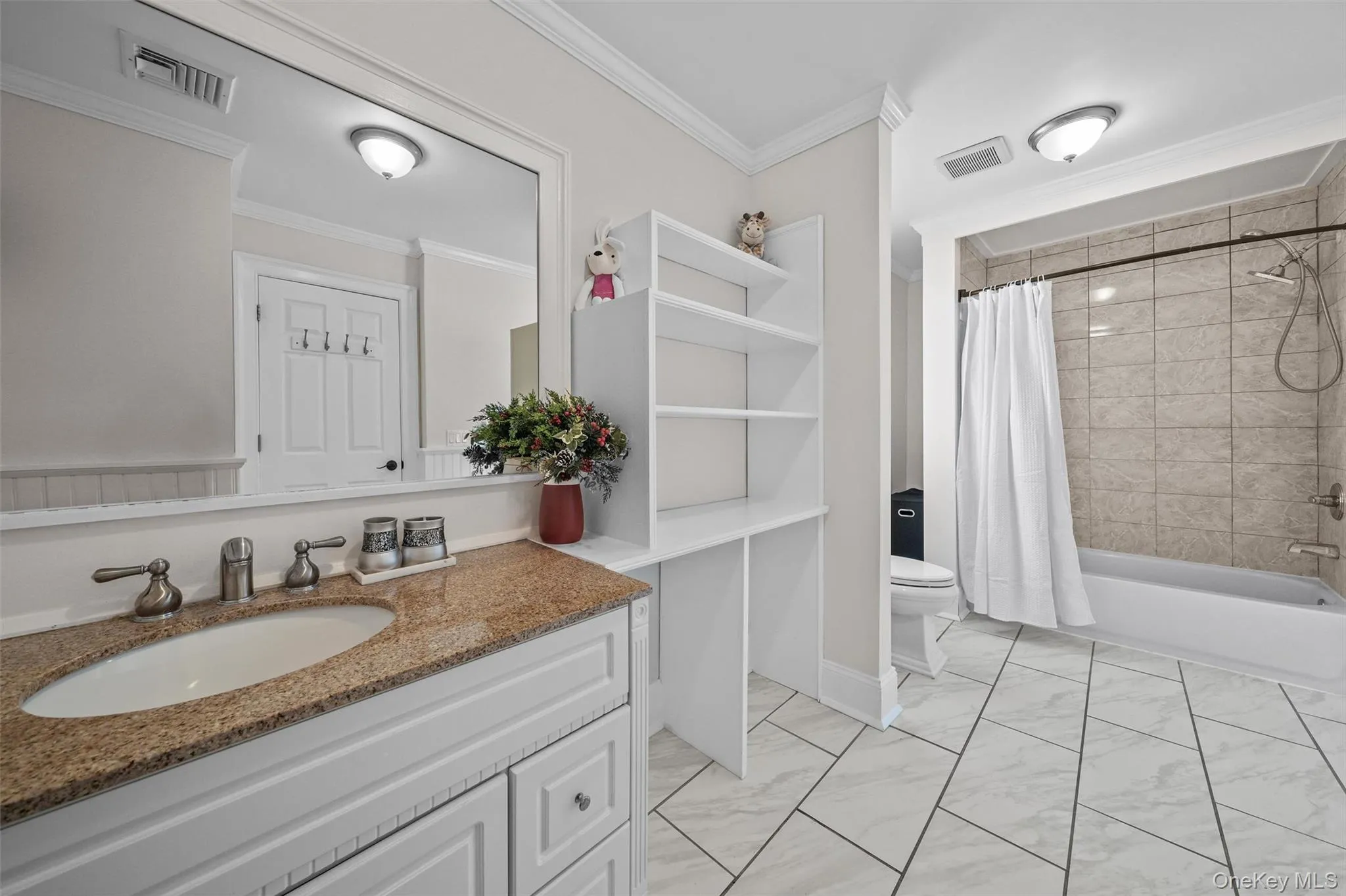 36 New Valley Road, Clarkstown, NY, 4 Bedrooms Bedrooms, 15 Rooms Rooms,4 BathroomsBathrooms,Residential,For Rent,New Valley,0,1029775 36 New Valley Road, Clarkstown, NY, 4 Bedrooms Bedrooms, 15 Rooms Rooms,4 BathroomsBathrooms,Residential,For Rent,New Valley,0,1029775