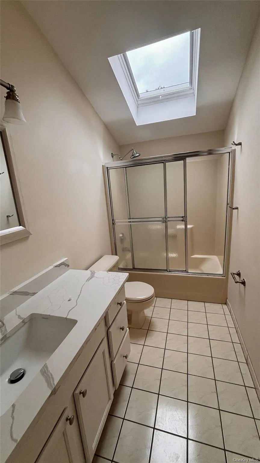 Full Bathroom Full Bathroom