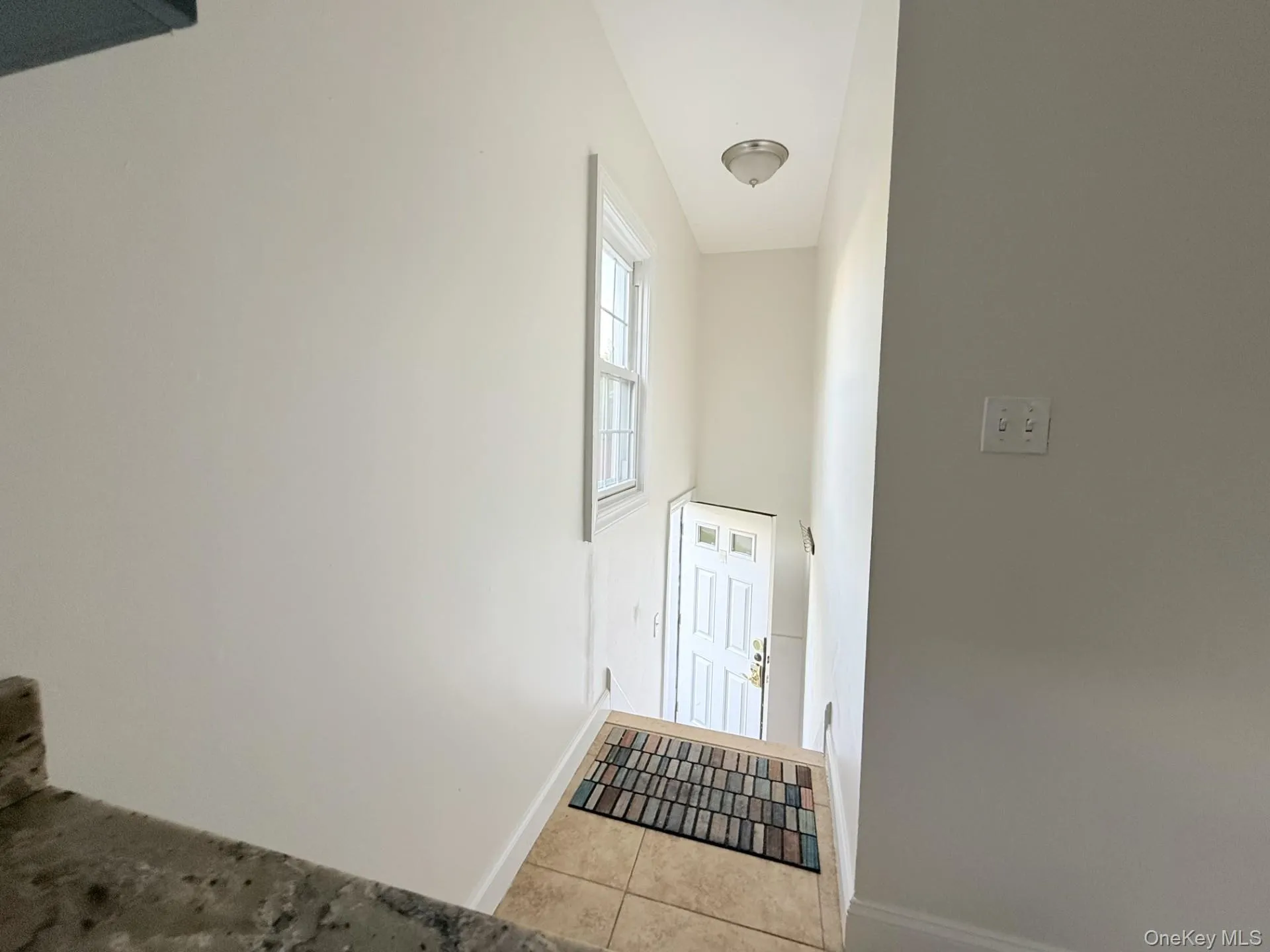 Walk up a short flight to a bright and spacious 2Br 1Ba apartment Walk up a short flight to a bright and spacious 2Br 1Ba apartment