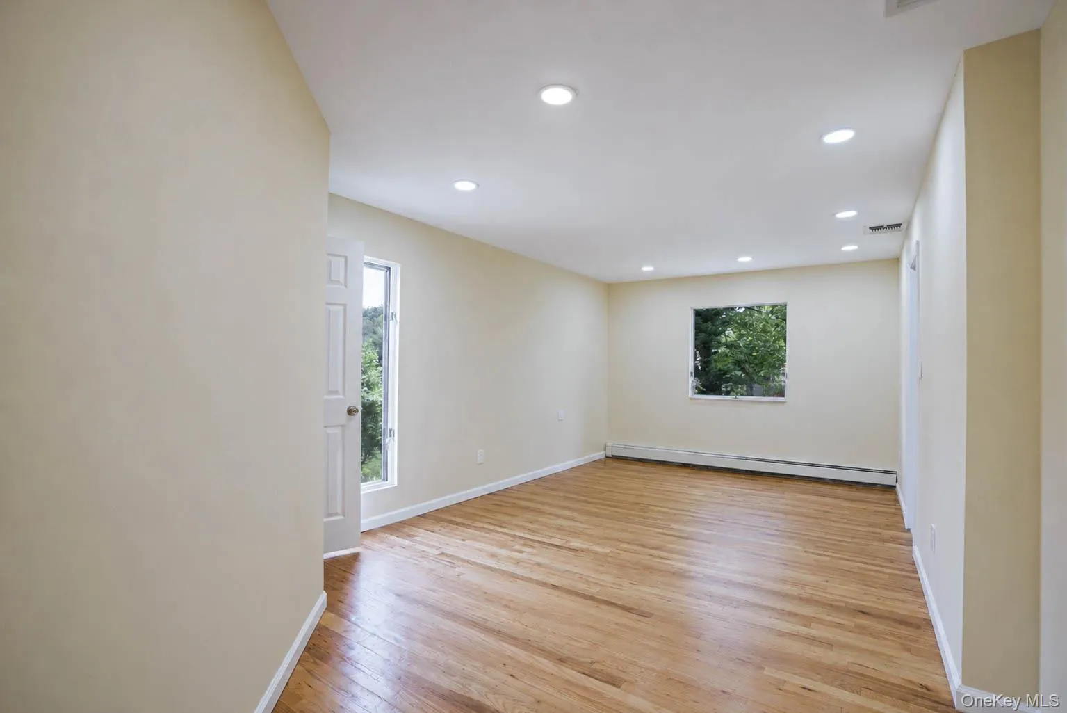 15 Dix Circle, Huntington, NY, 4 Bedrooms Bedrooms, 8 Rooms Rooms,2 BathroomsBathrooms,Residential,For Rent,Dix,0,1029801 15 Dix Circle, Huntington, NY, 4 Bedrooms Bedrooms, 8 Rooms Rooms,2 BathroomsBathrooms,Residential,For Rent,Dix,0,1029801