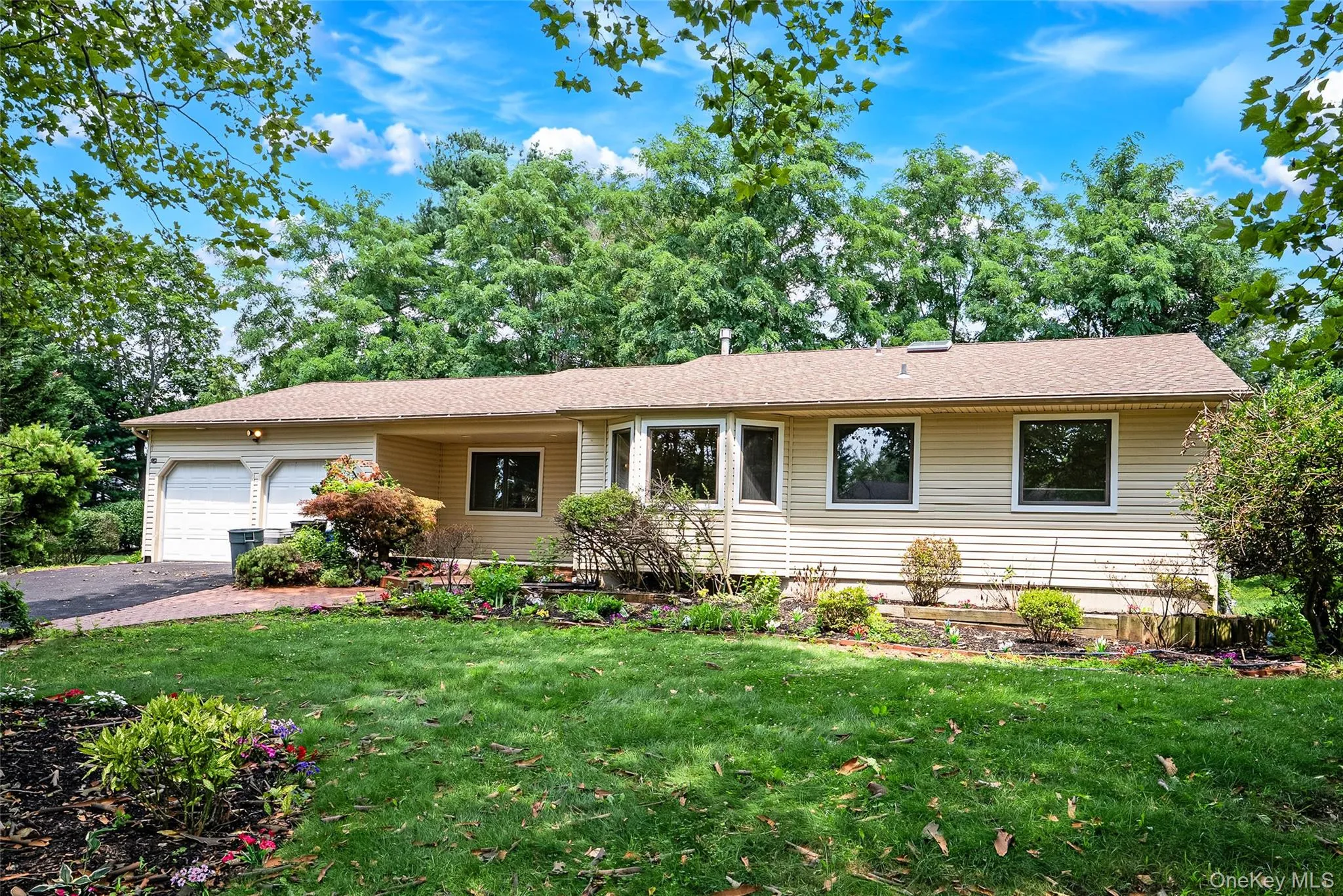 15 Dix Circle, Huntington, NY, 4 Bedrooms Bedrooms, 8 Rooms Rooms,2 BathroomsBathrooms,Residential,For Rent,Dix,0,1029801 15 Dix Circle, Huntington, NY, 4 Bedrooms Bedrooms, 8 Rooms Rooms,2 BathroomsBathrooms,Residential,For Rent,Dix,0,1029801
